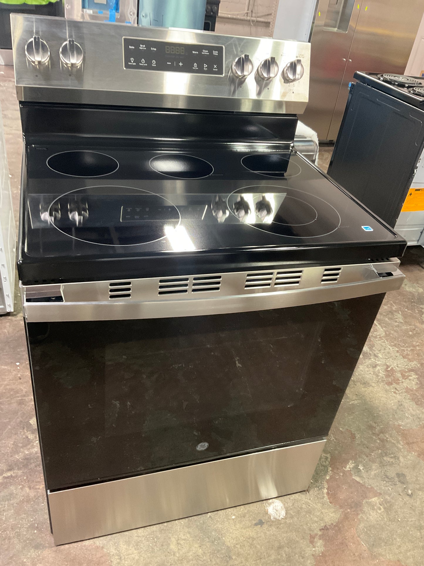 Front view, oven-door closed