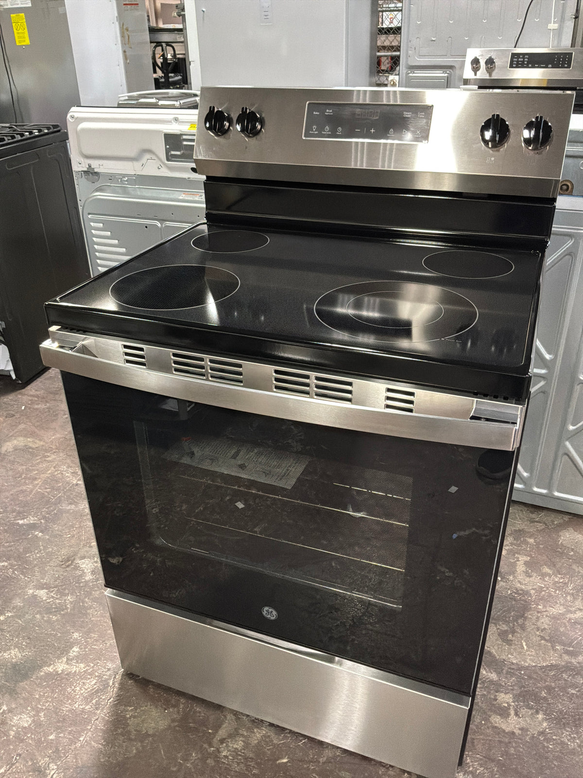 Front view, oven-door closed