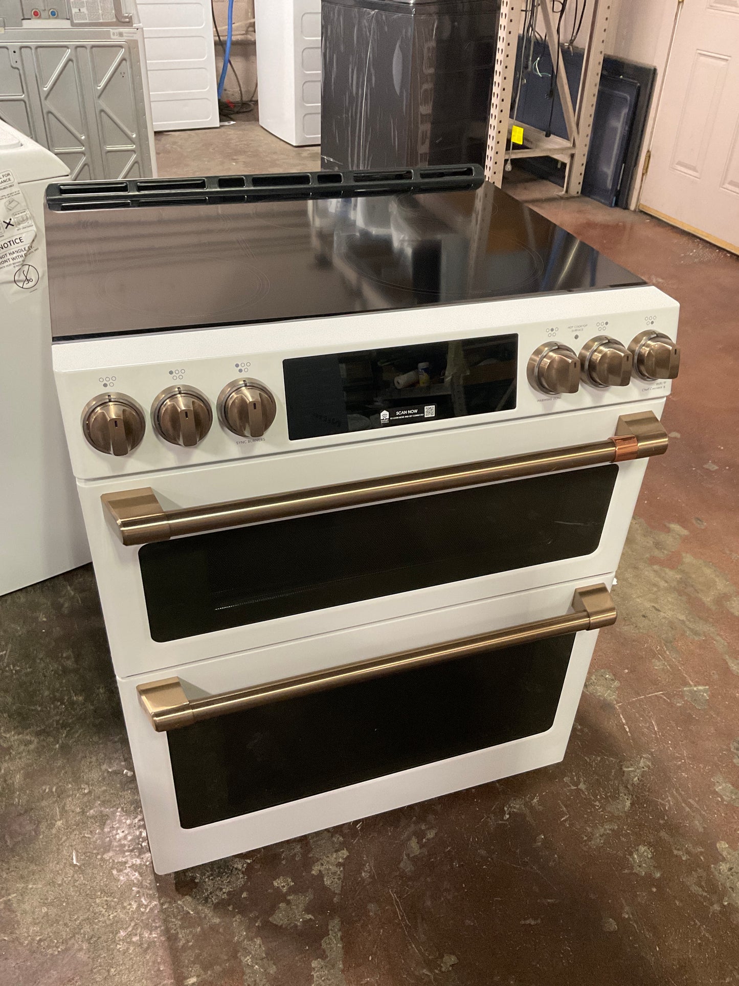 Front view, oven-door closed