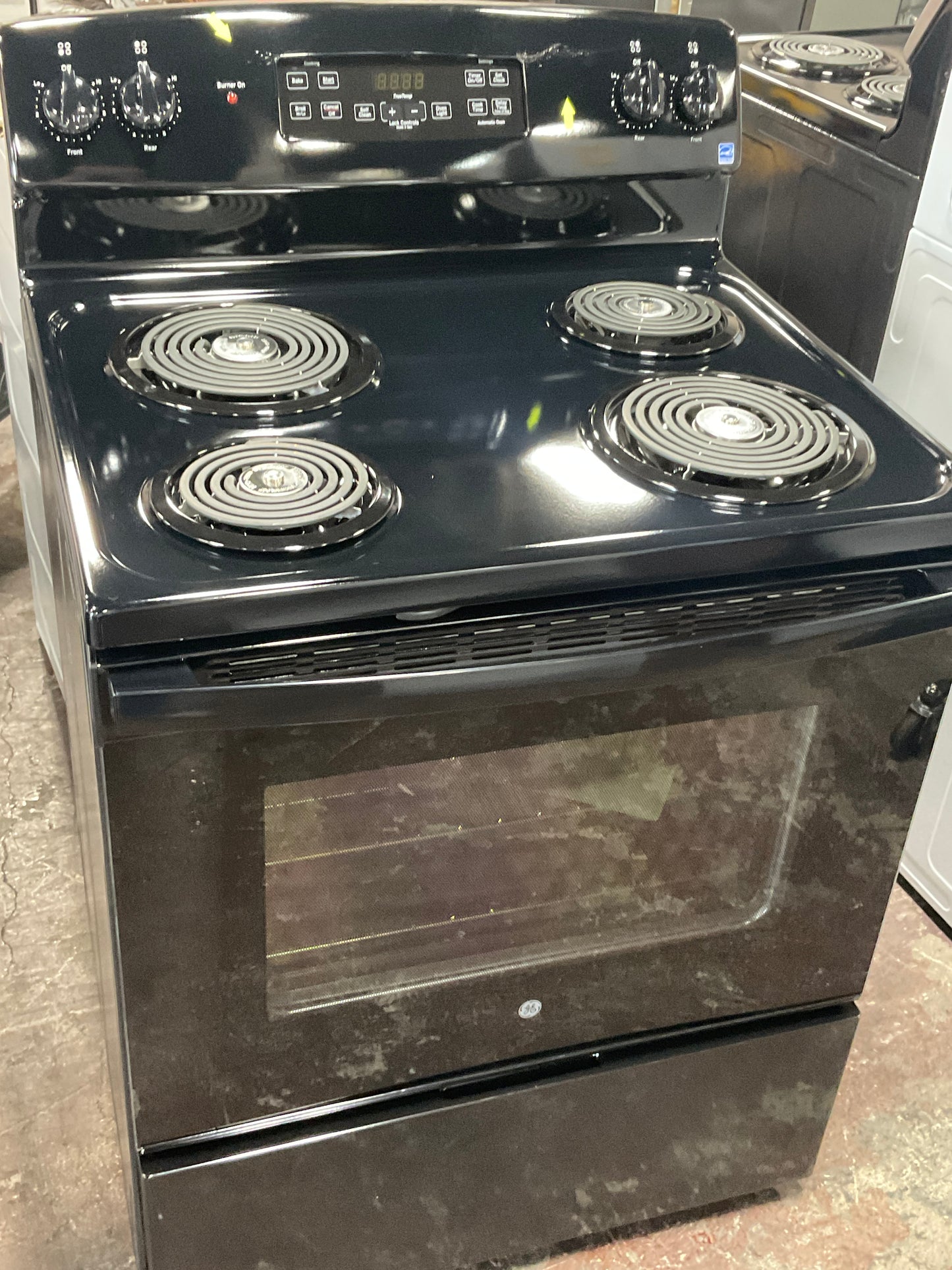 Front view, oven-door closed