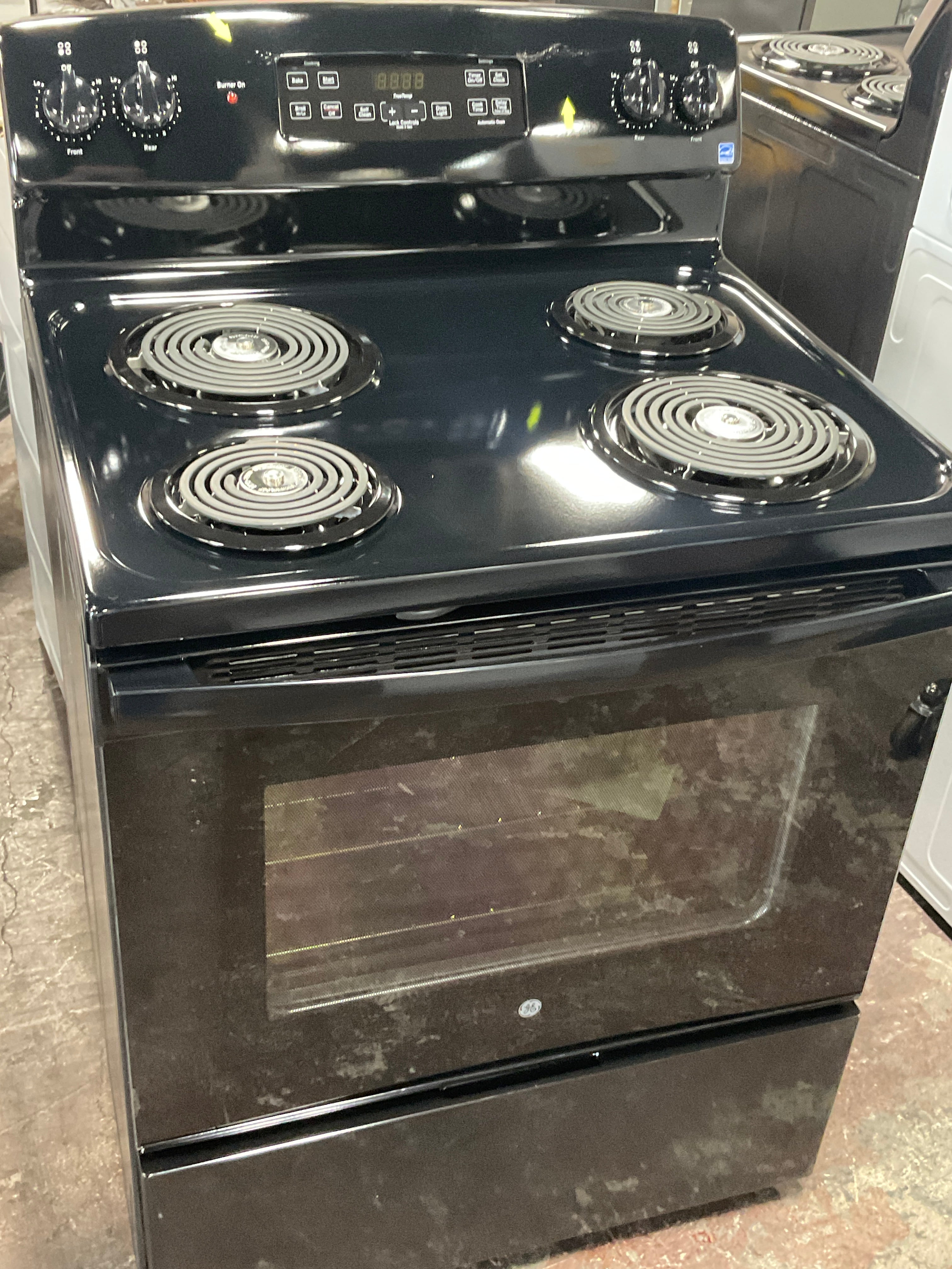 Front view, oven-door closed