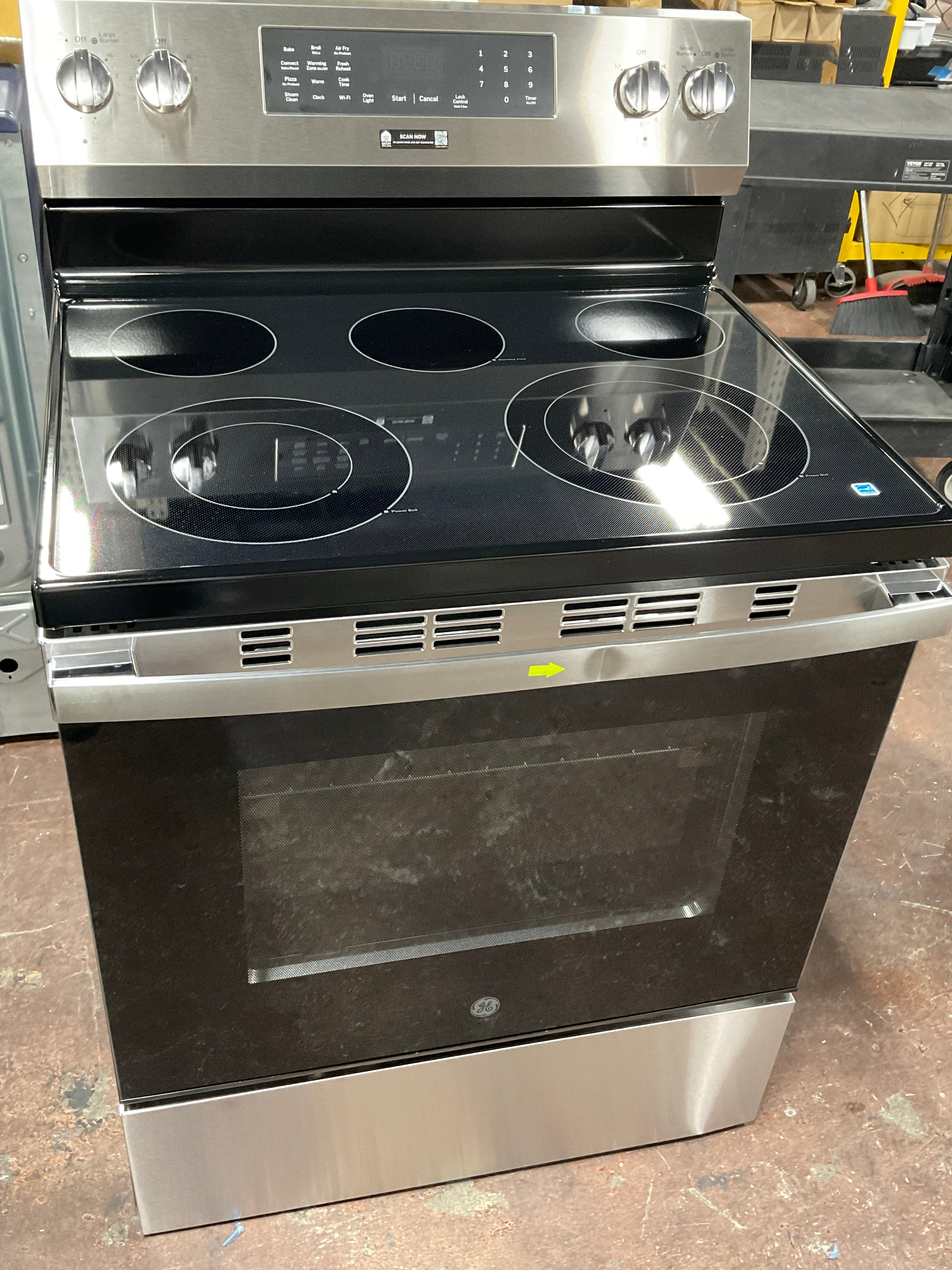 Front view, oven-door closed