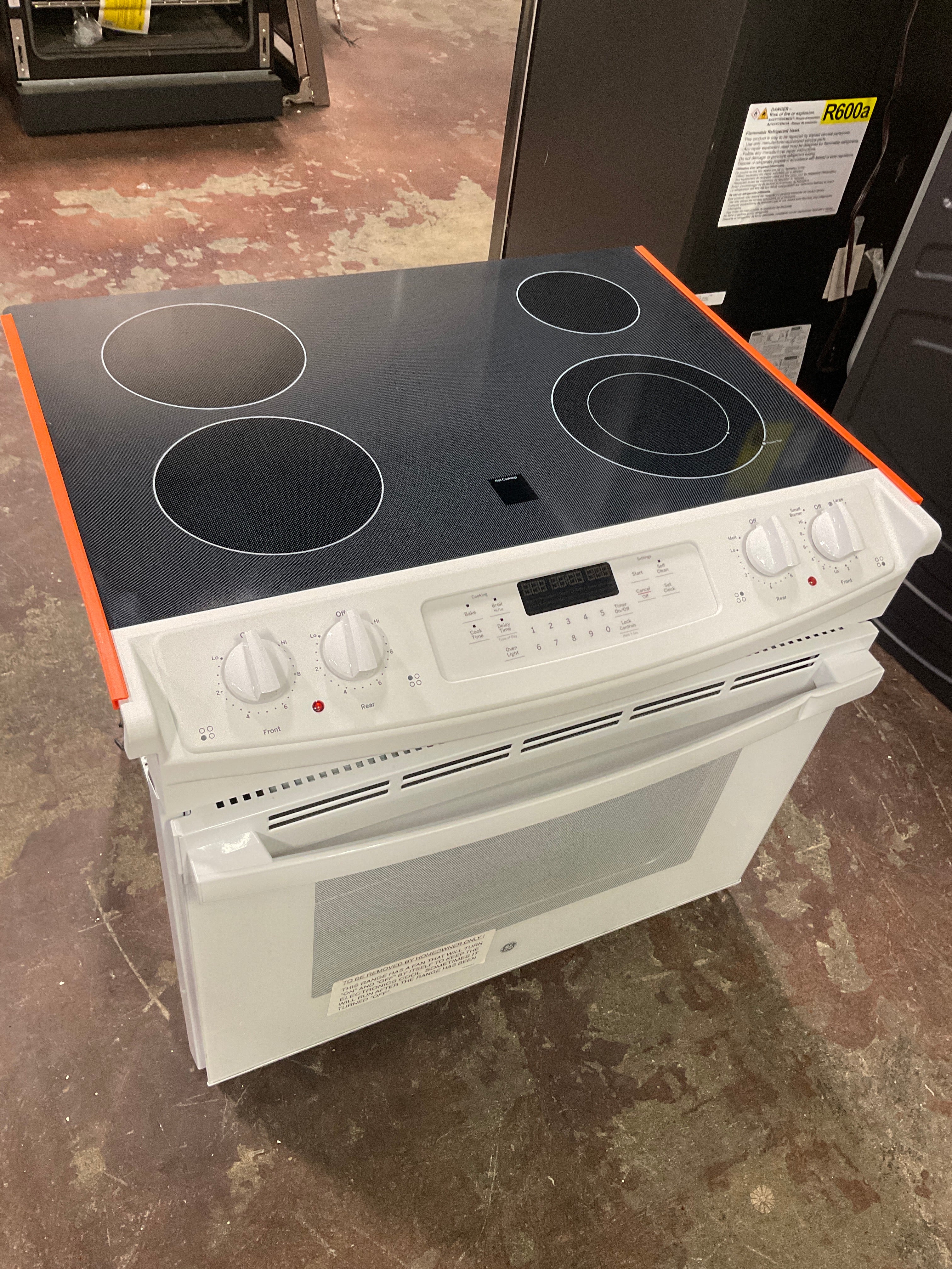 Front view, oven-door closed