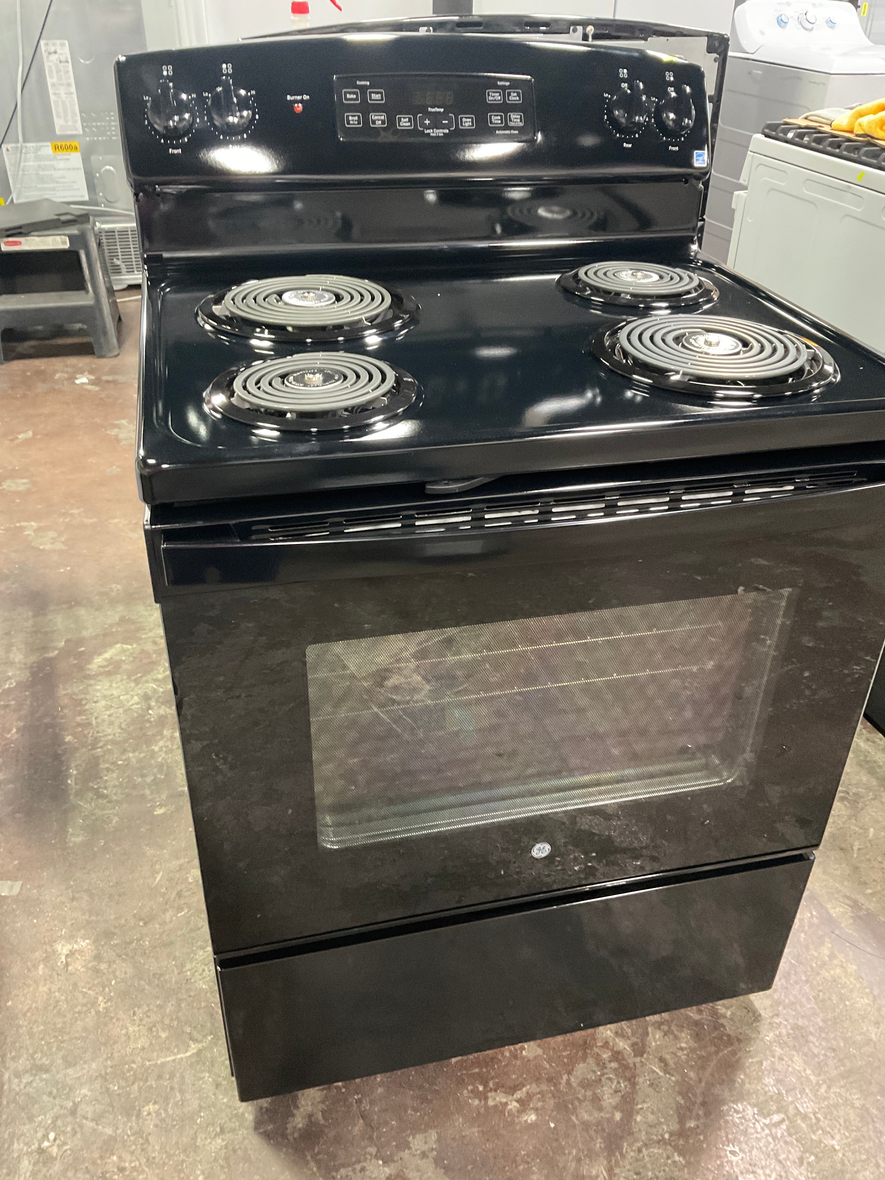 Front view, oven-door closed