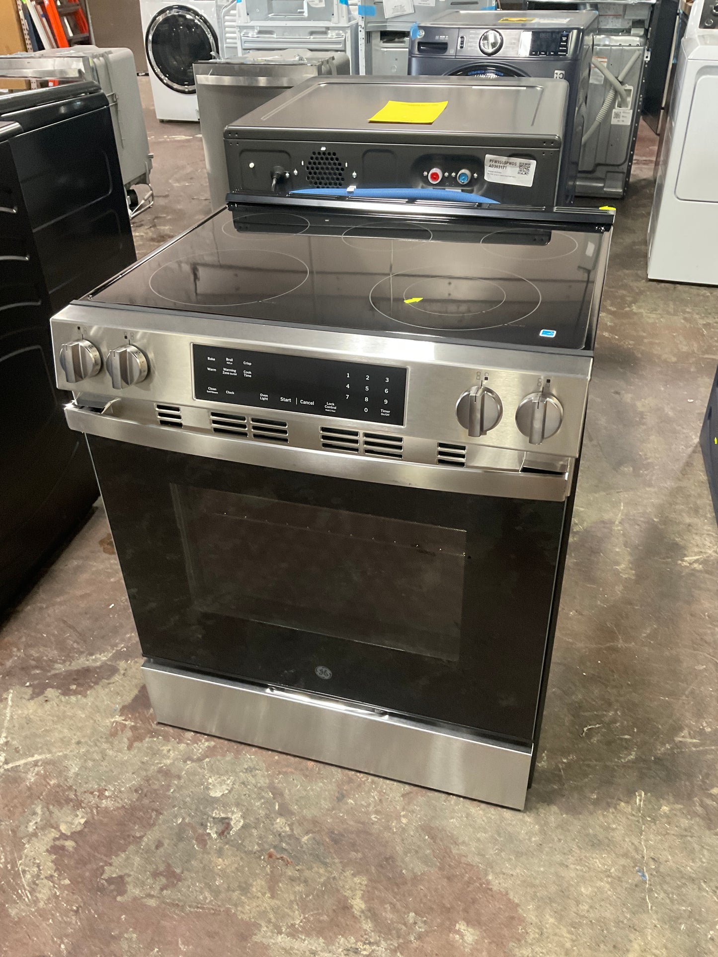 Front view, oven-door closed