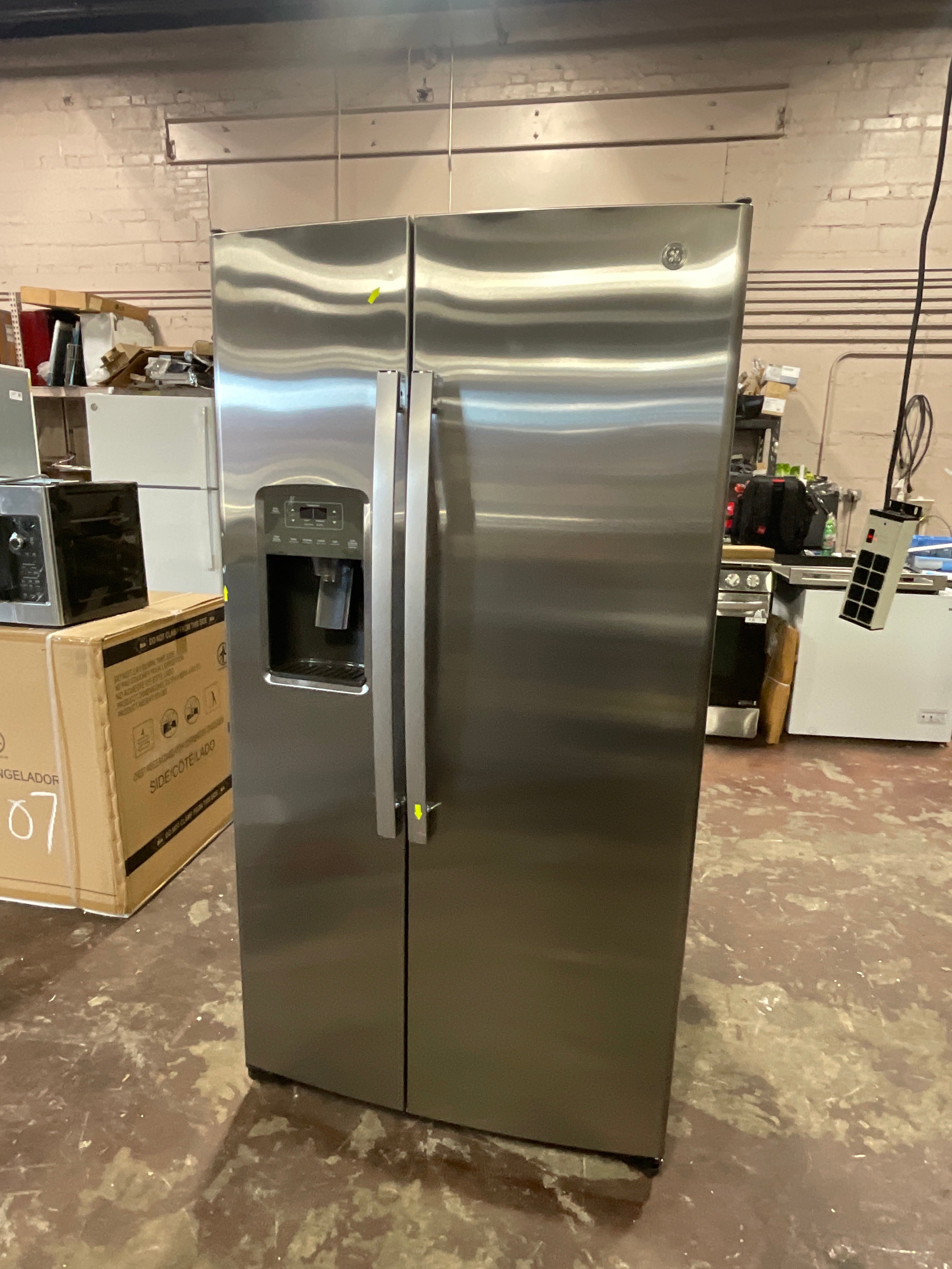 Front view, door closed