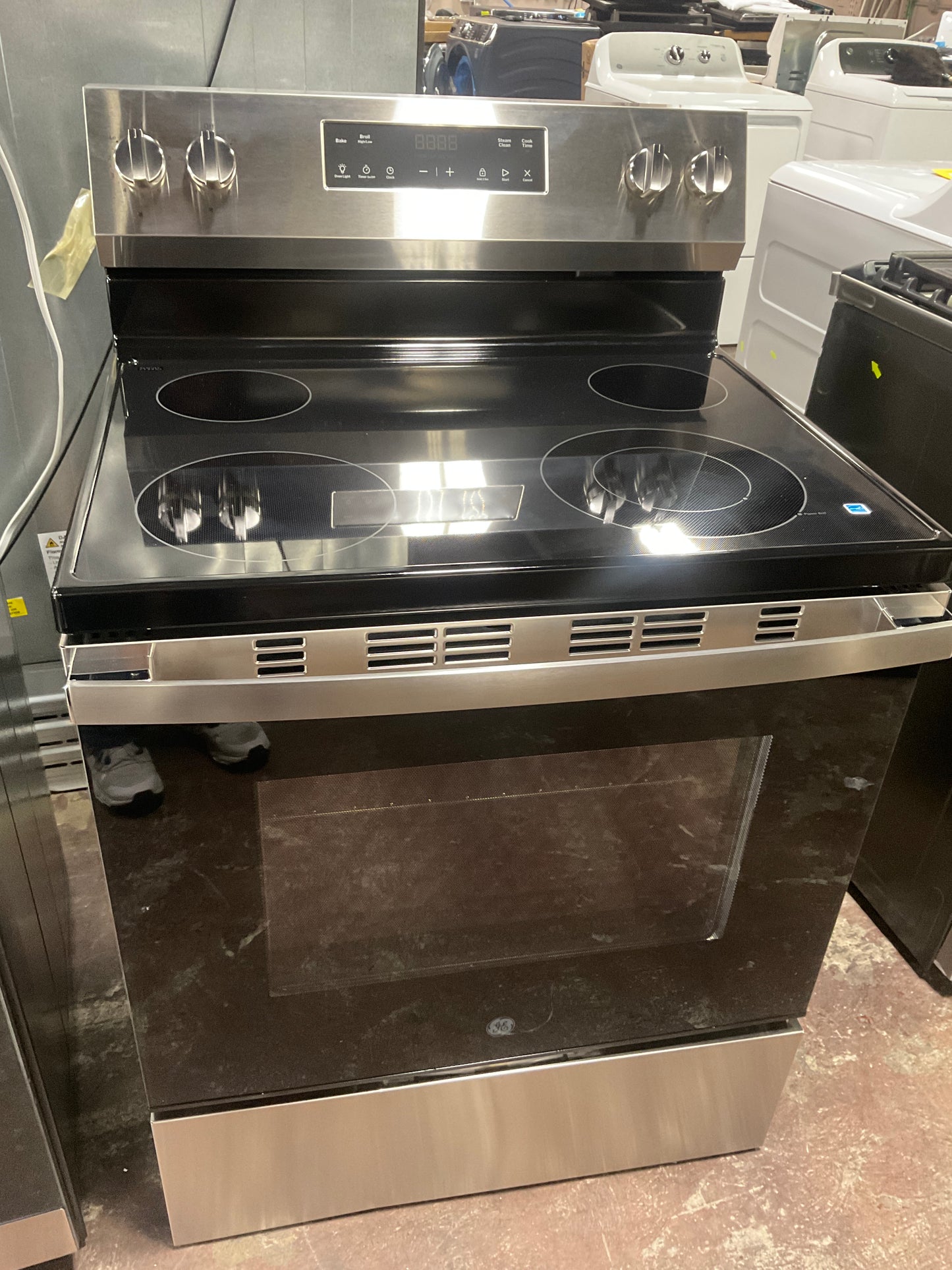Front view, oven-door closed