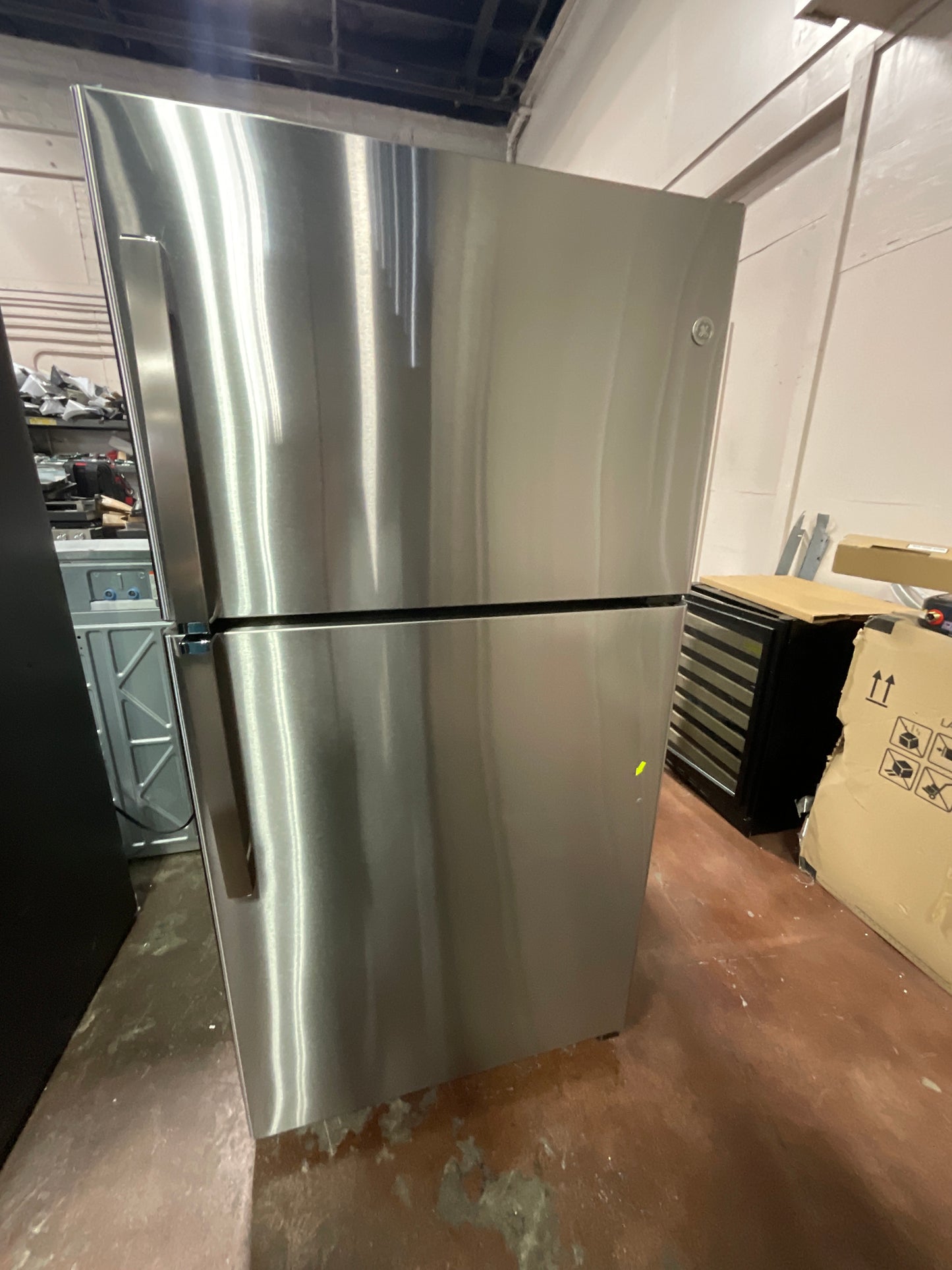 Front view, door closed