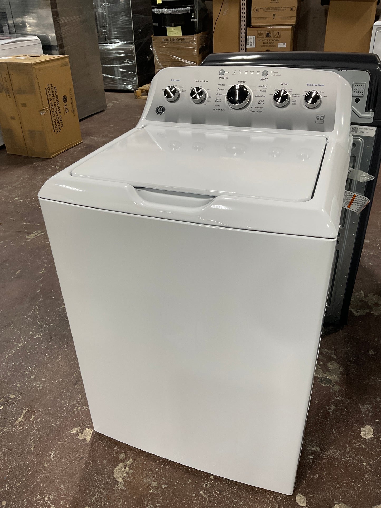 Front view, door closed