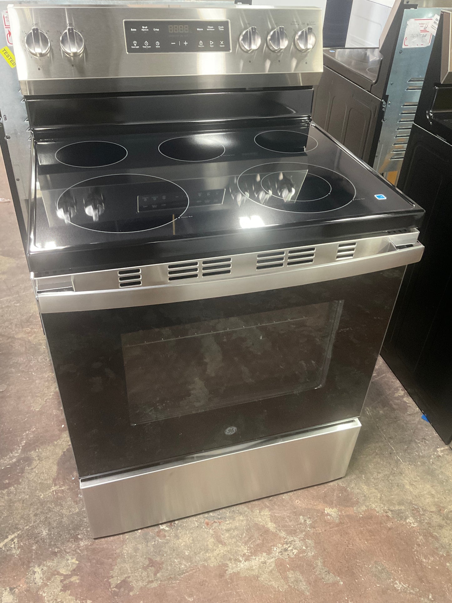 Front view, oven-door closed