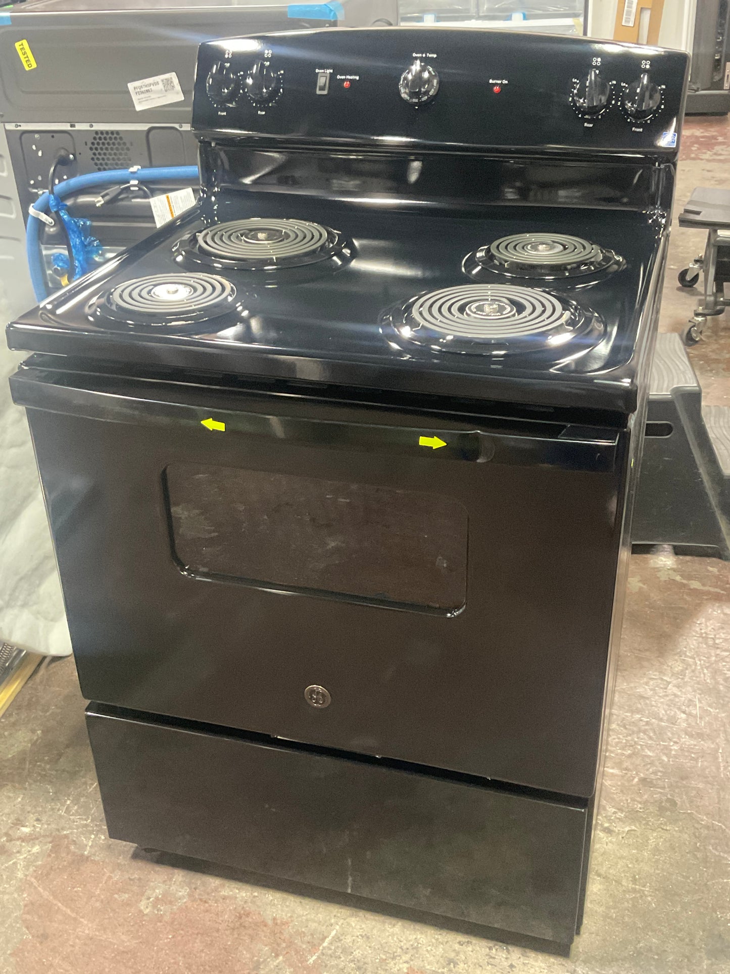 Front view, oven-door closed