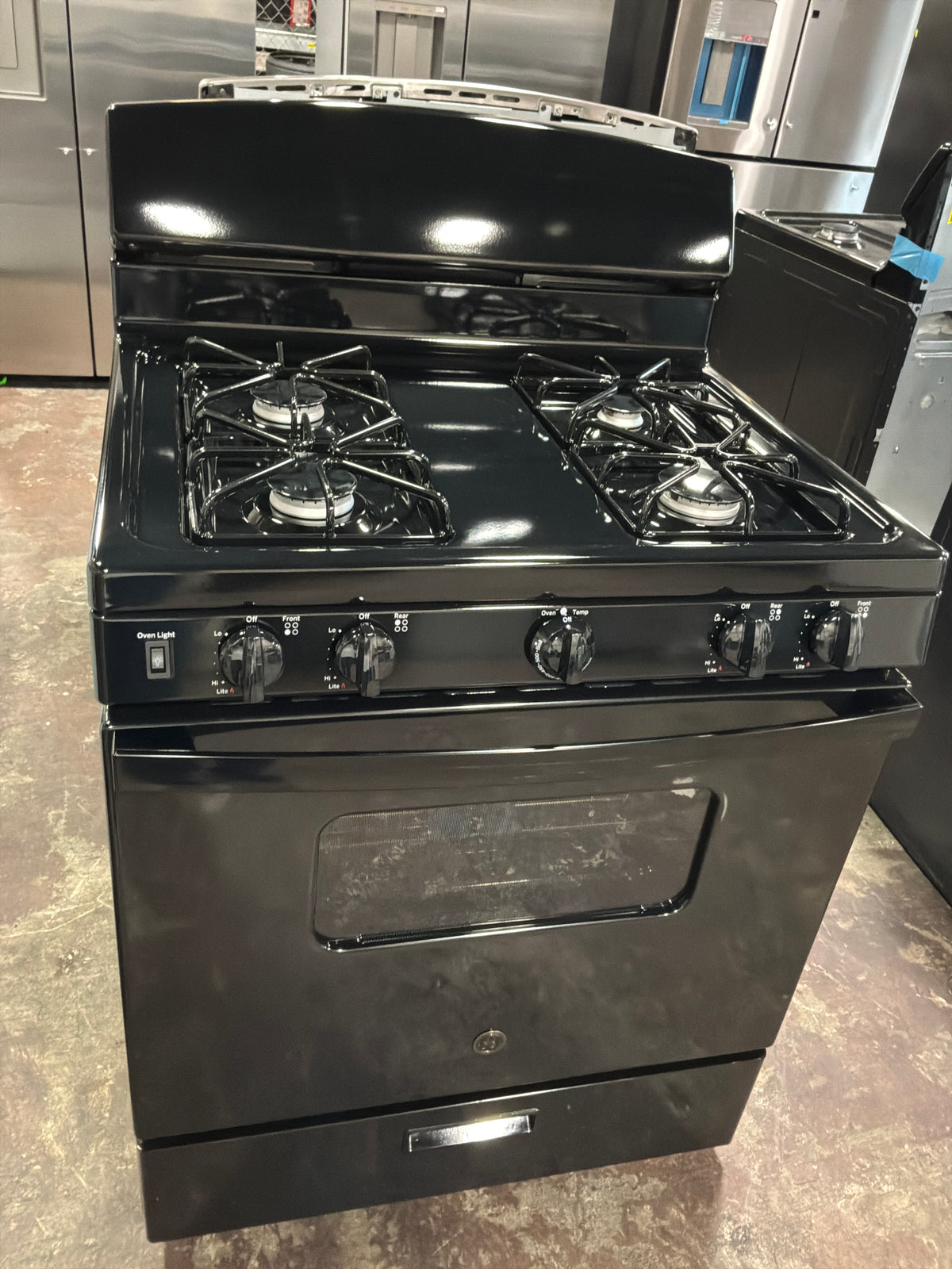 Front view, oven-door closed