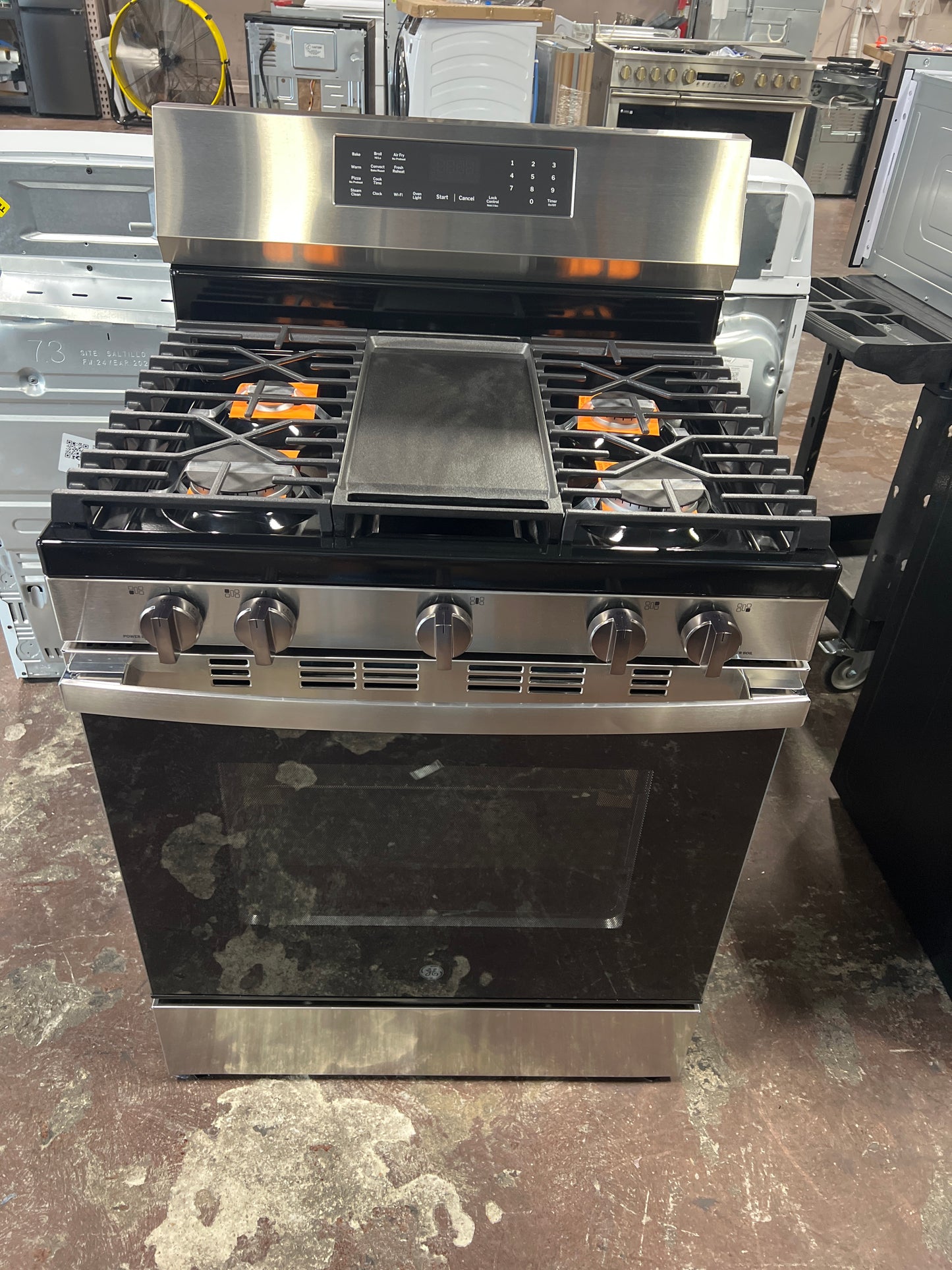 Front view, oven-door closed