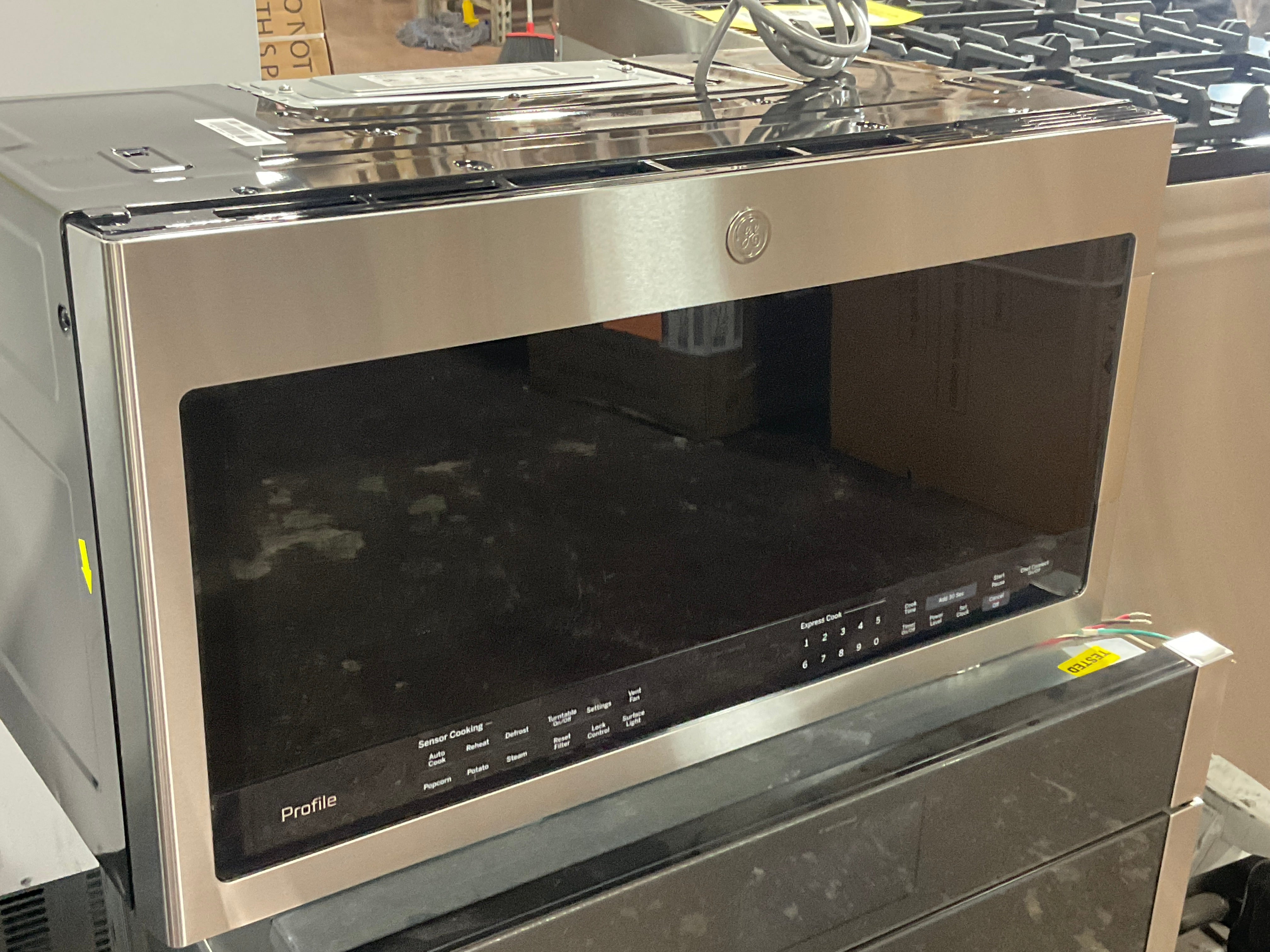 Front view, door closed