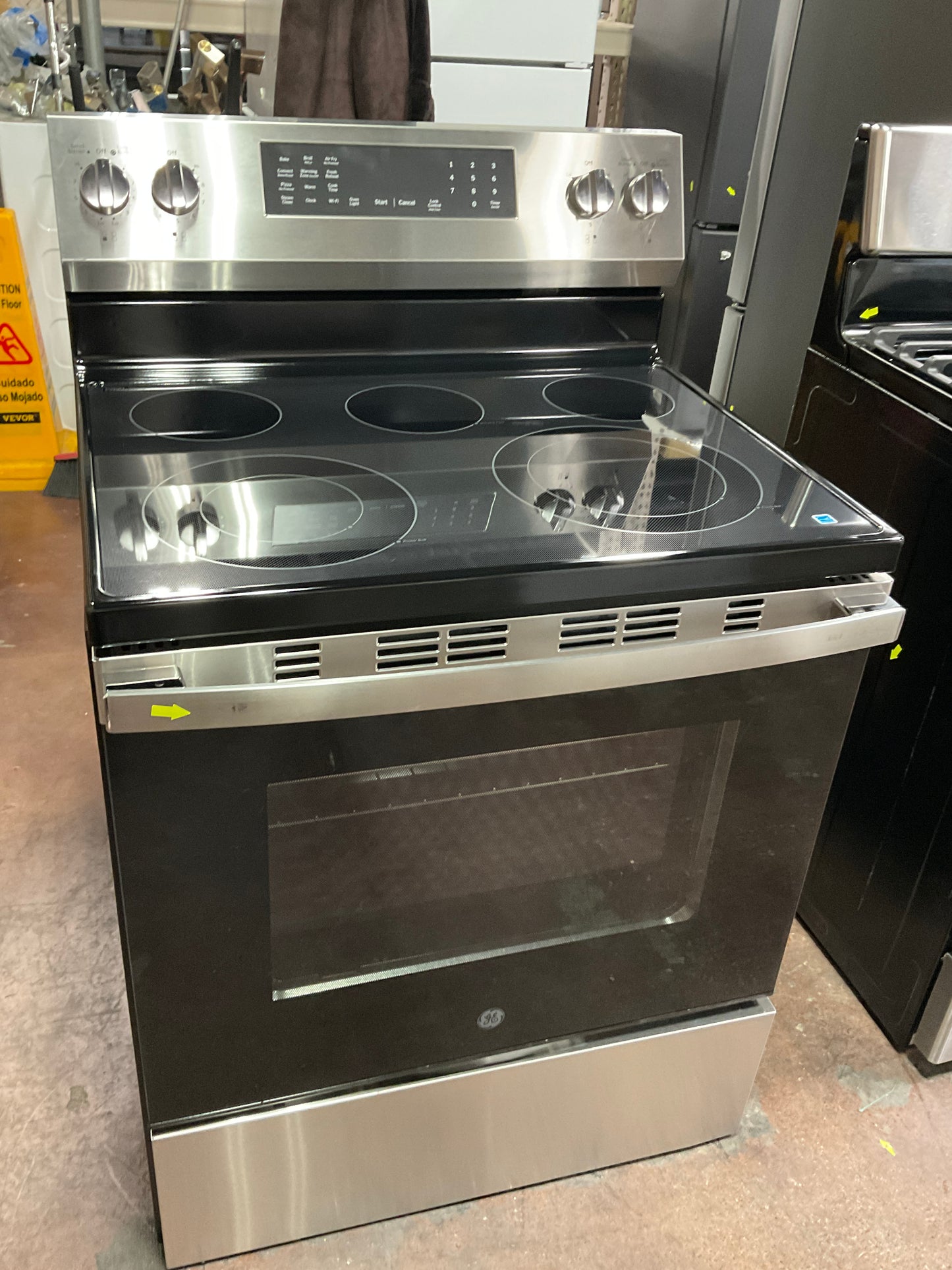 Front view, oven-door closed