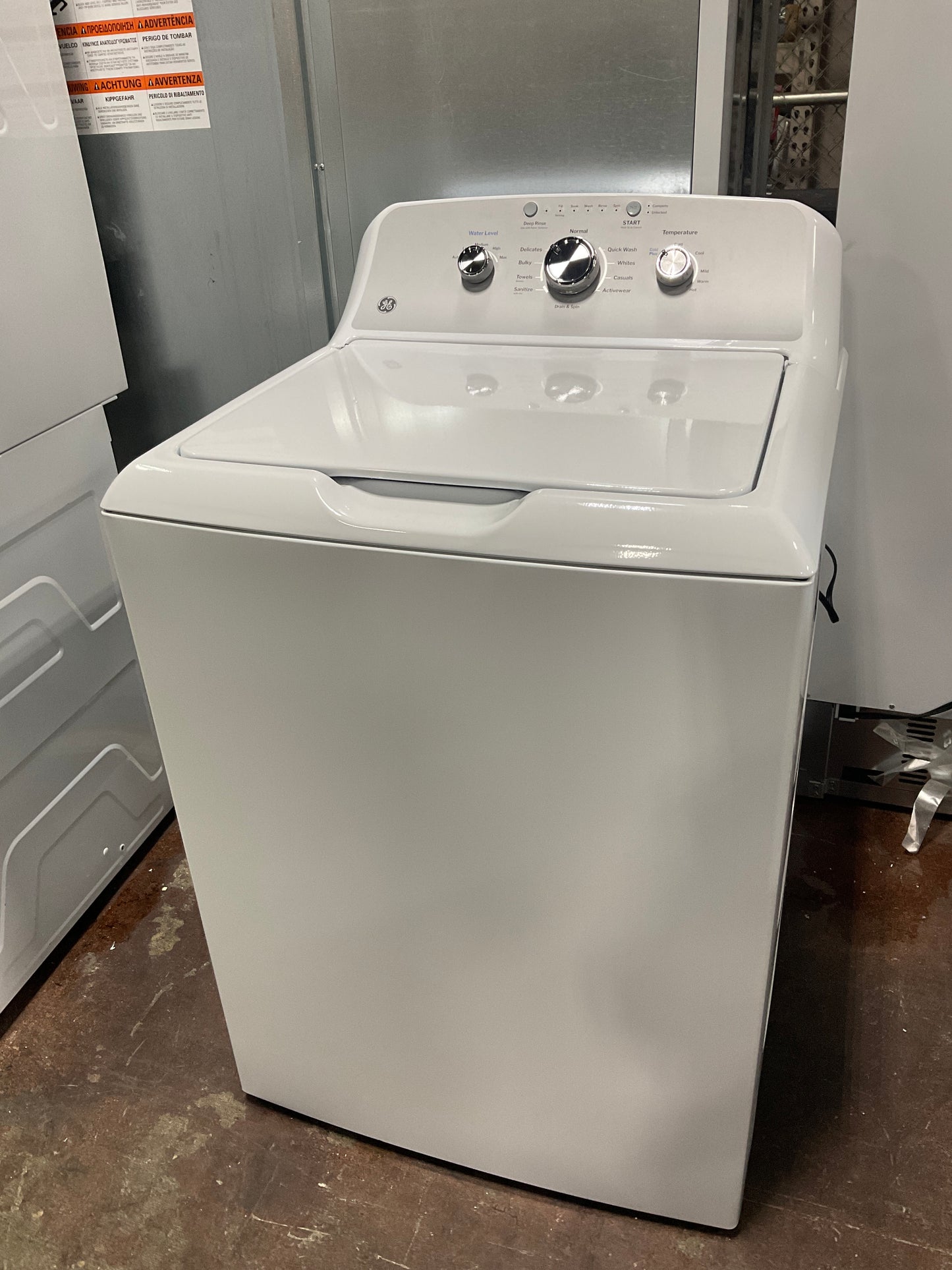 Front view, door closed