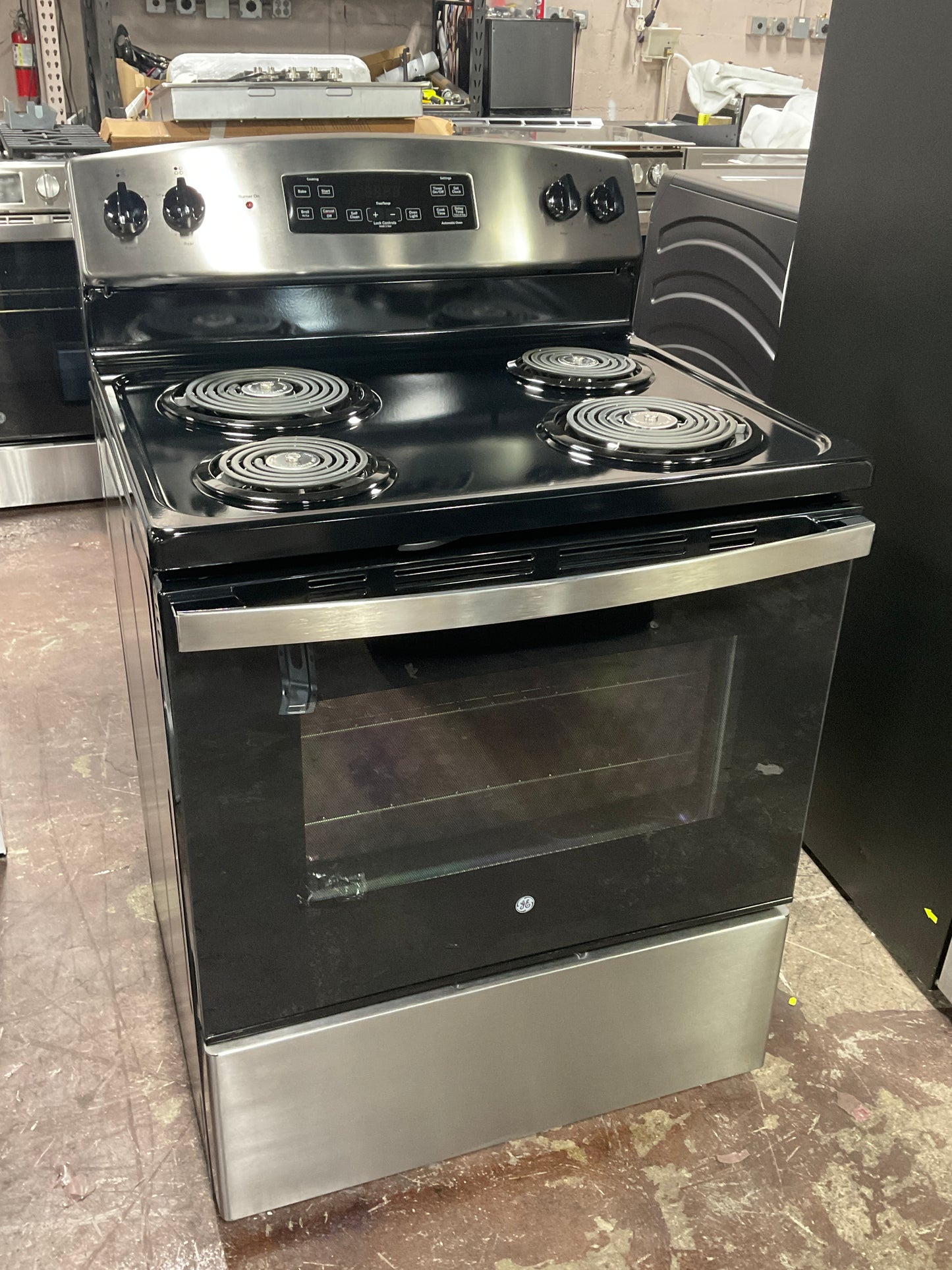Front view, oven-door closed