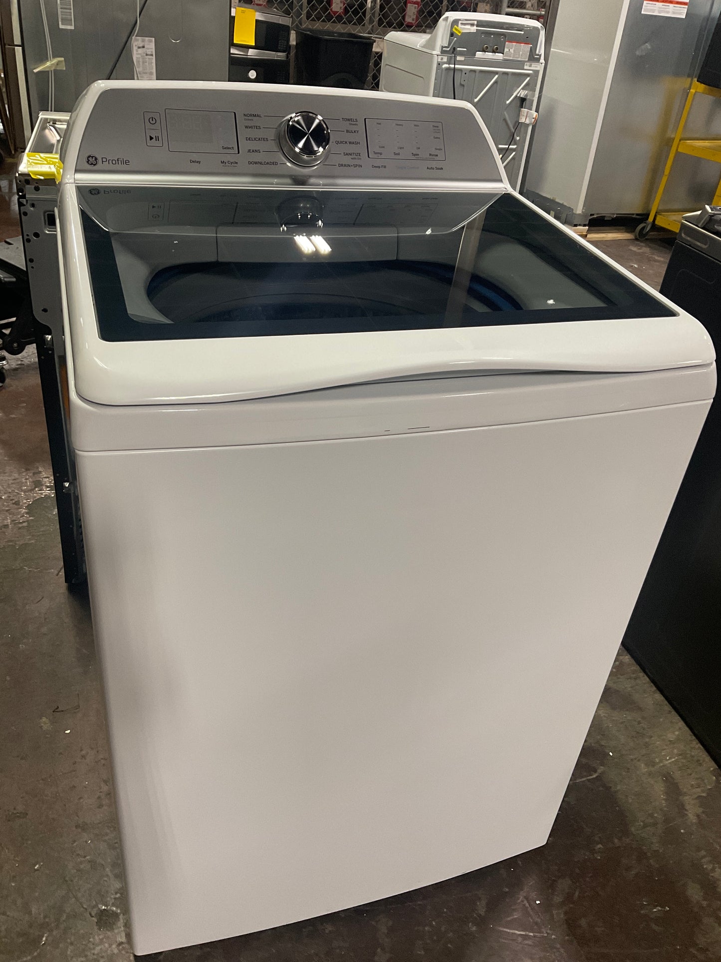 Front view, door closed