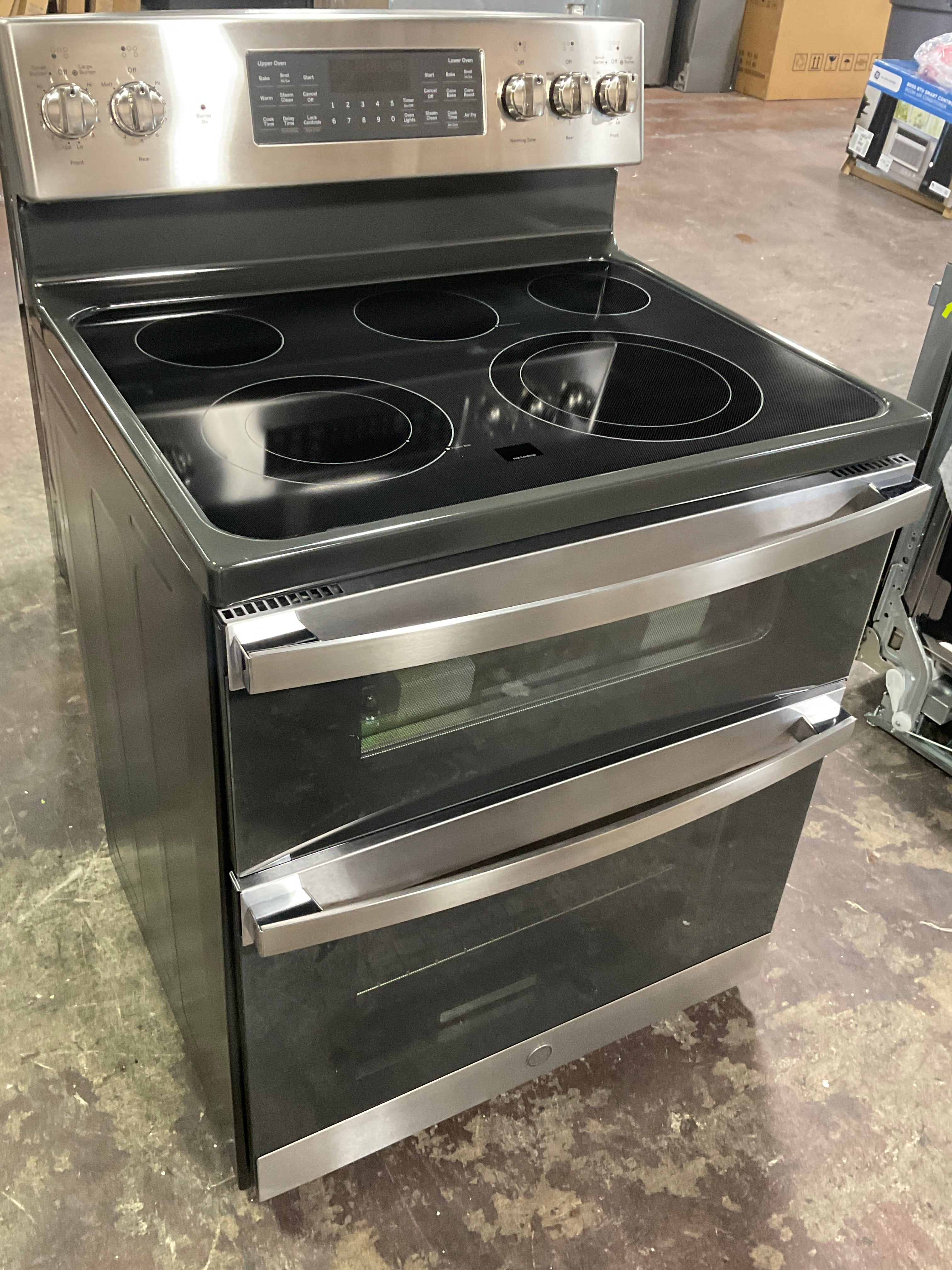 Front view, oven-door closed