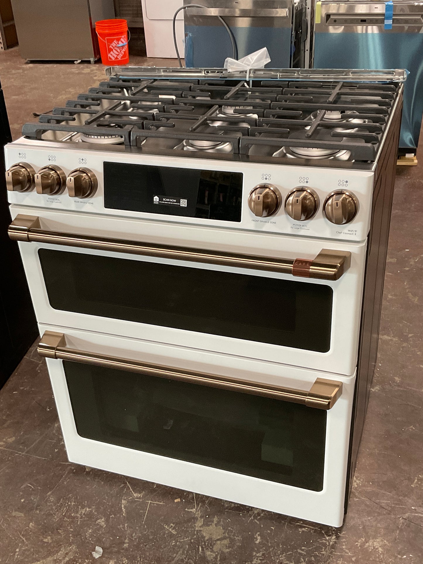 Front view, oven-door closed