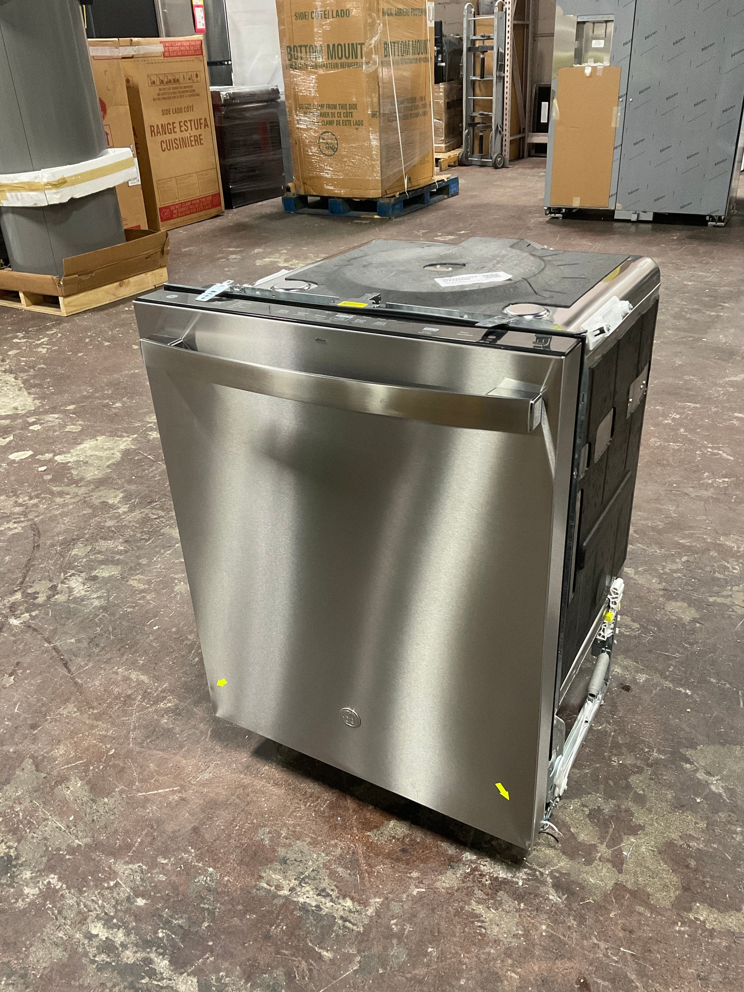 Front view, doors closed