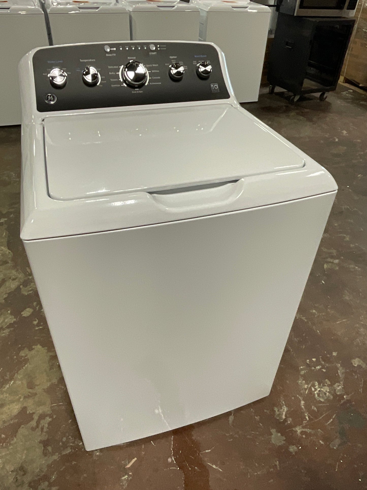 Front view, door closed