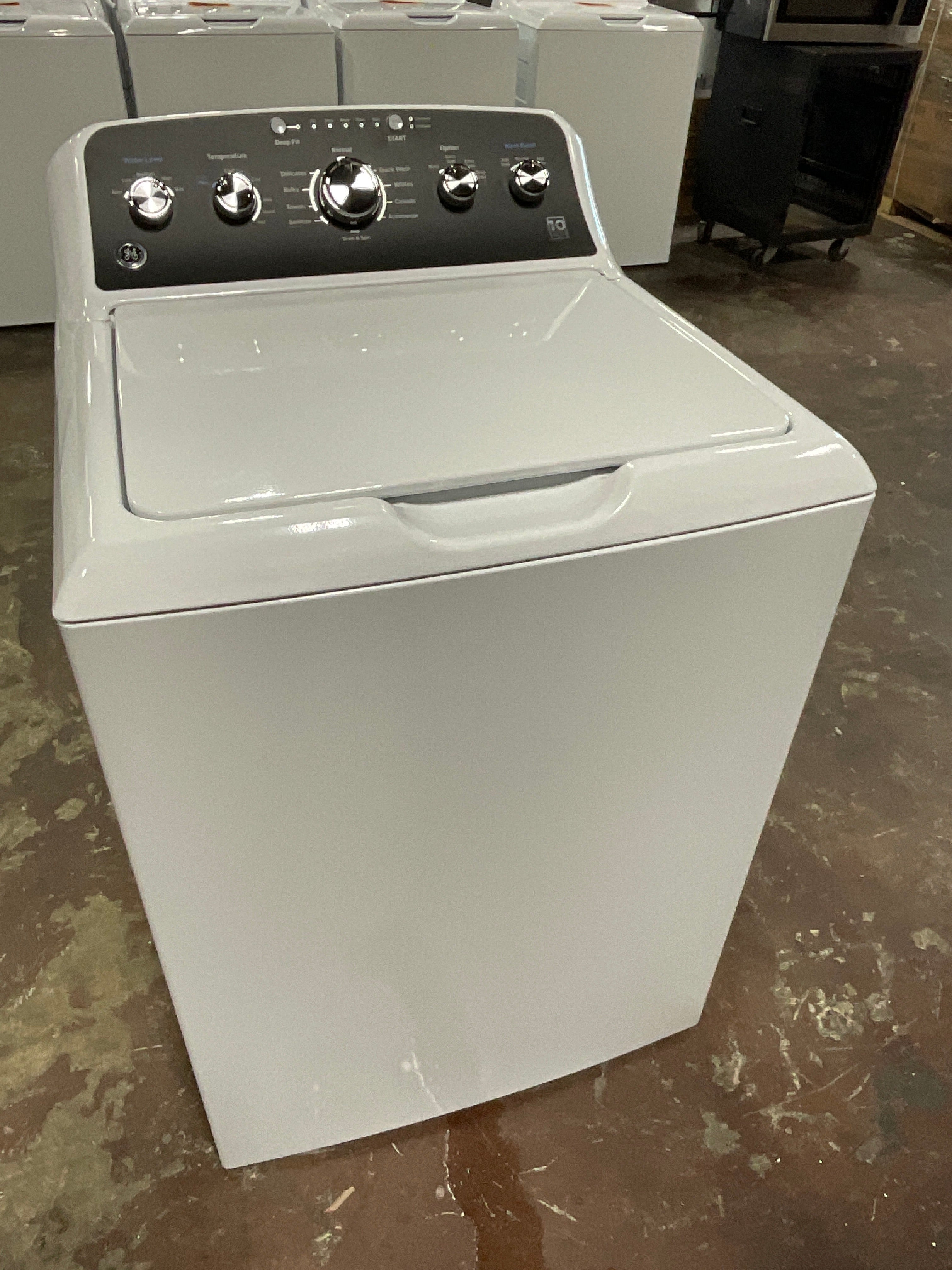 Front view, door closed