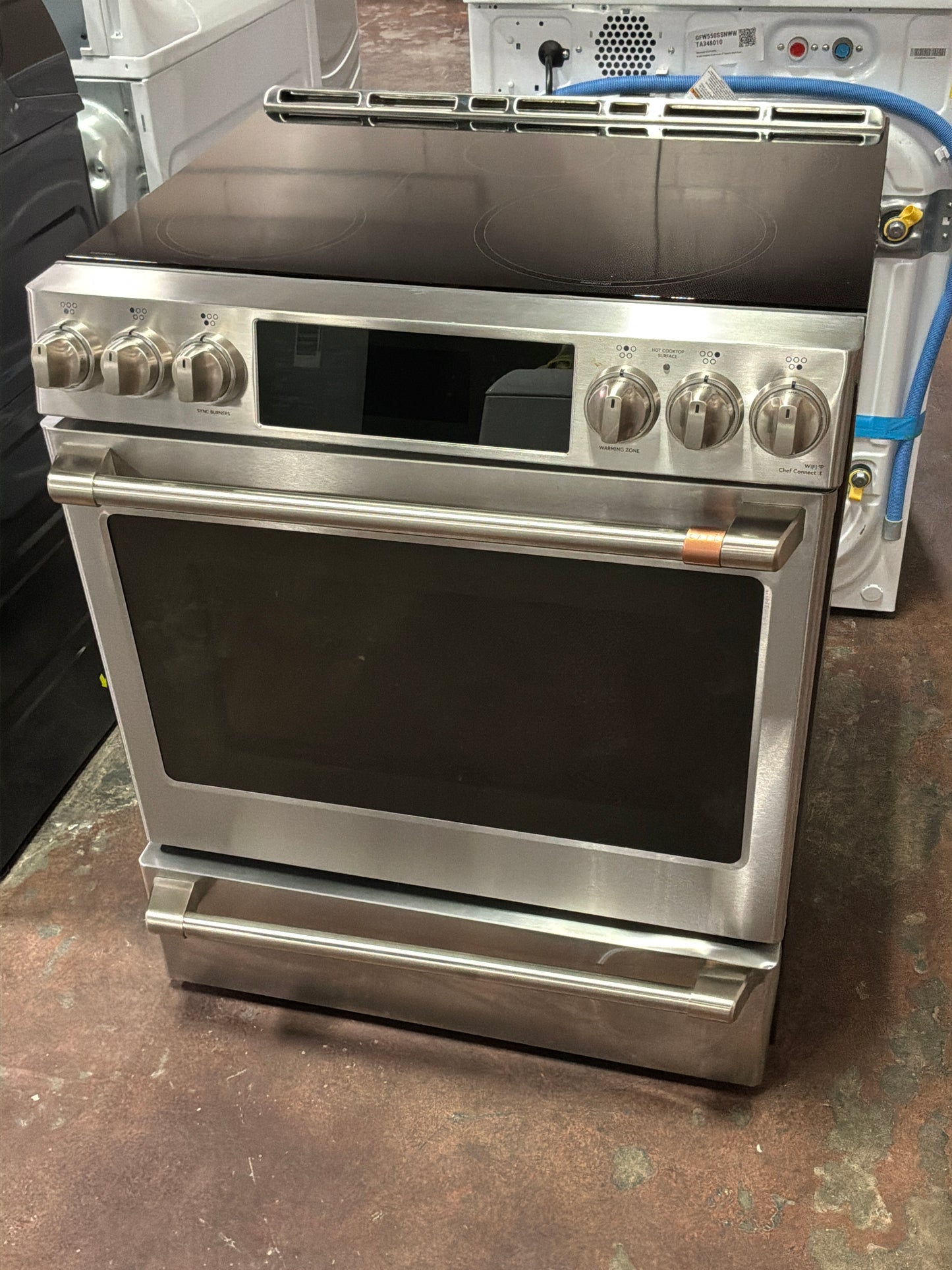 Front view, oven-door closed