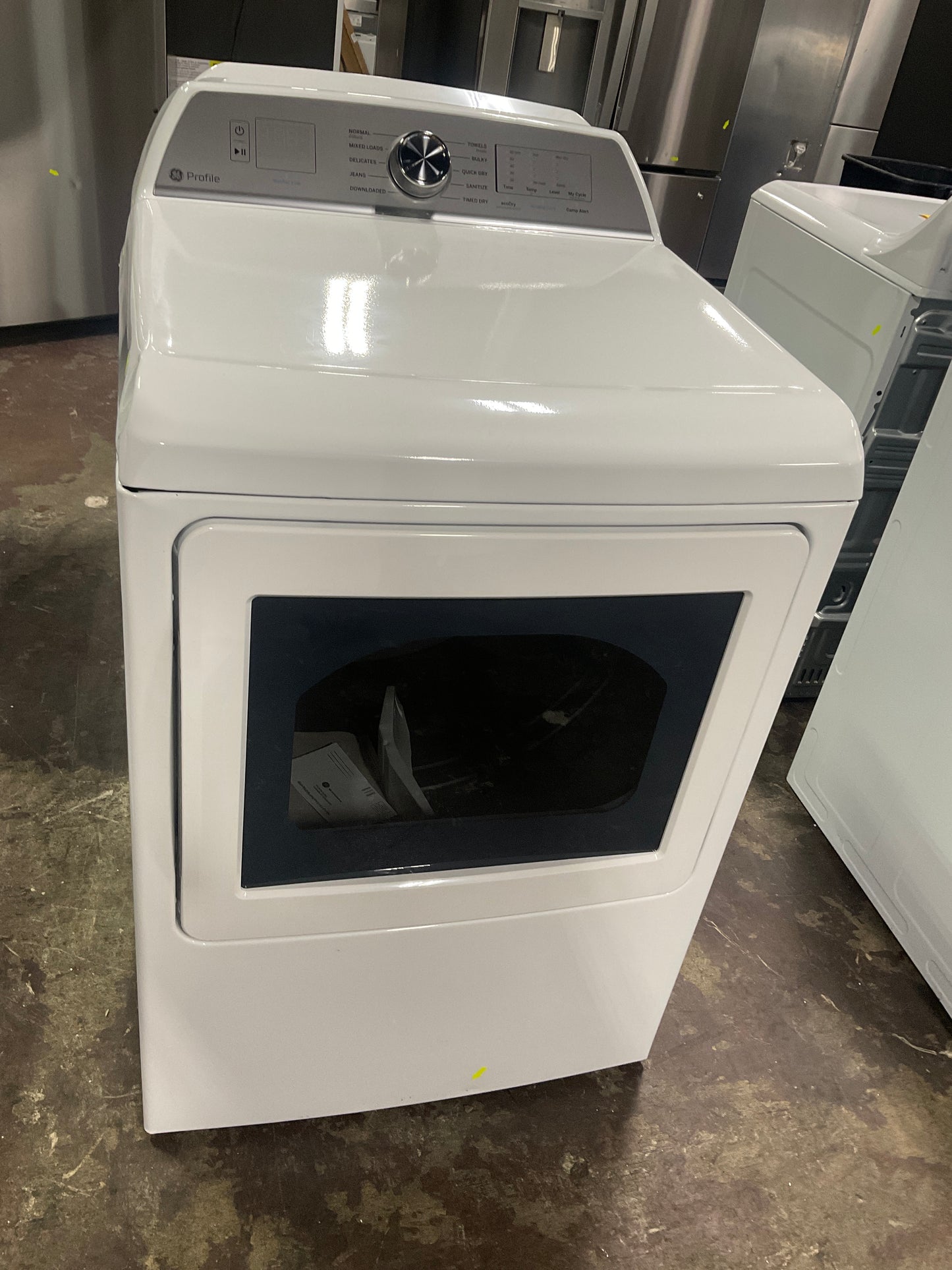 Front view, door closed