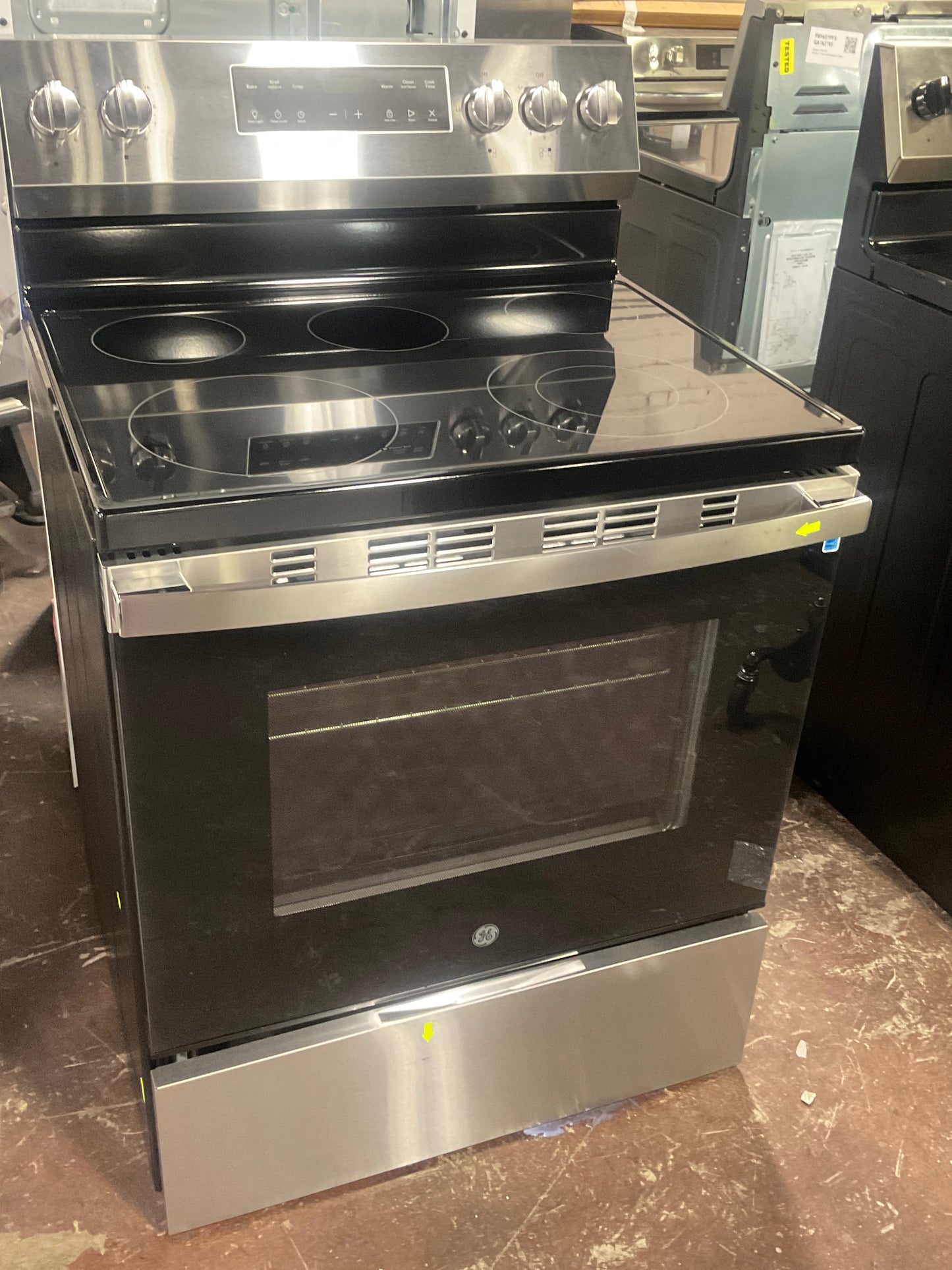 Front view, oven-door closed