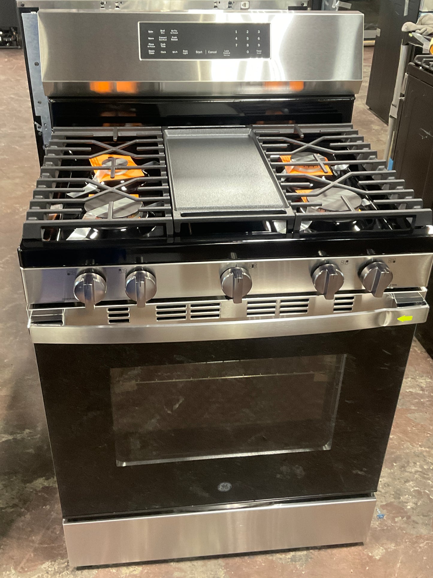 Front view, oven-door closed