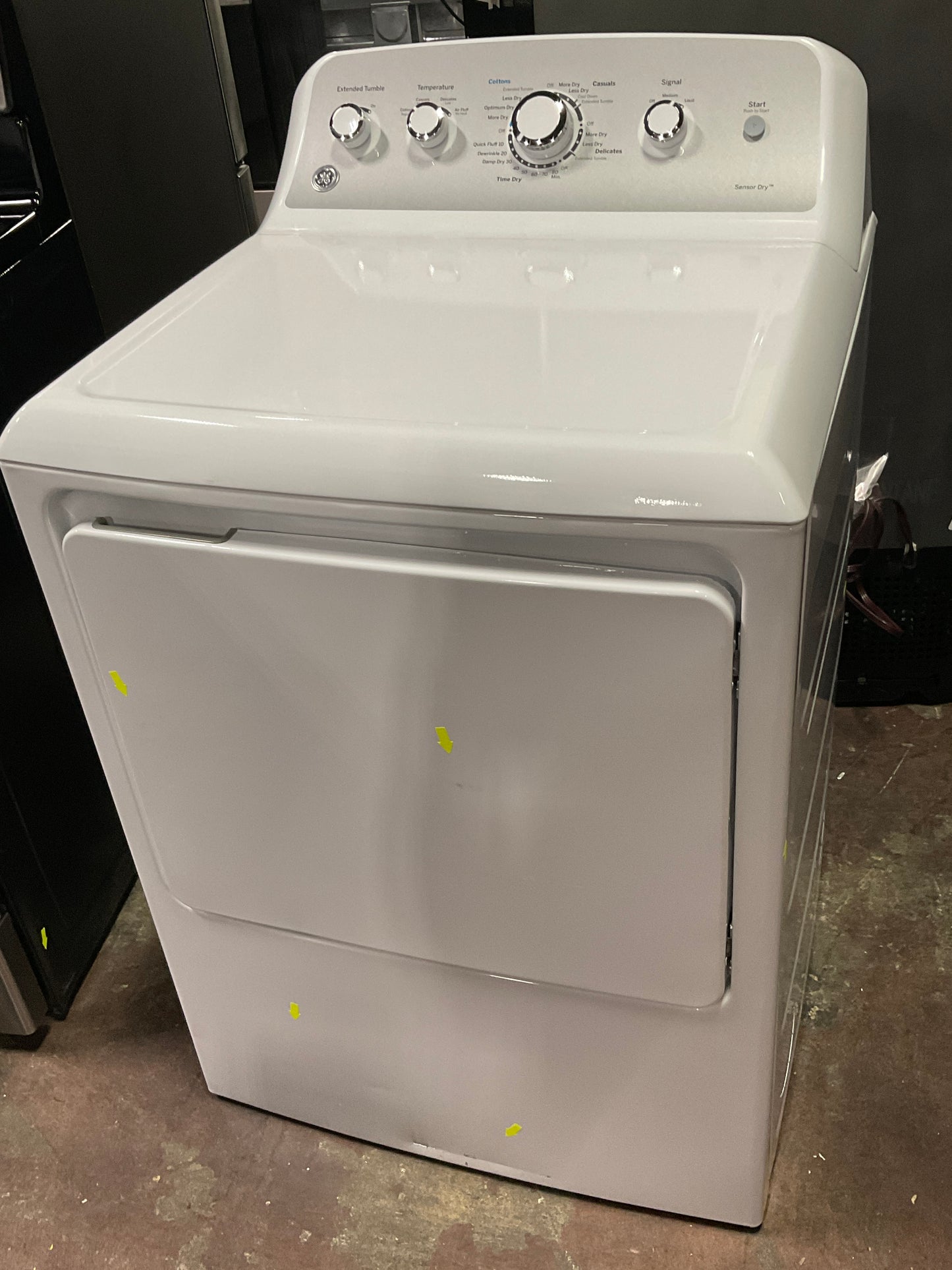 Front view, door closed