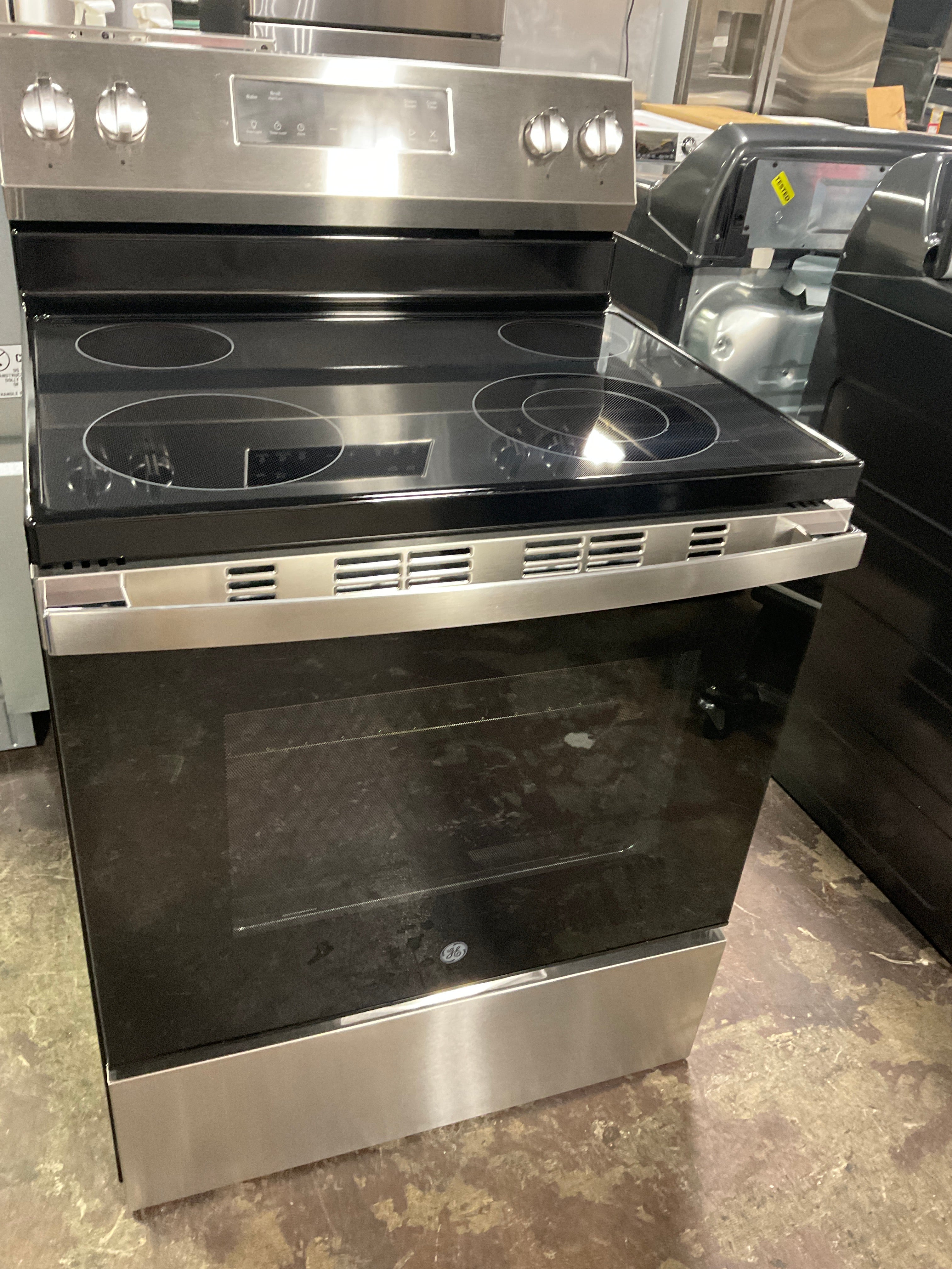 Front view, oven-door closed