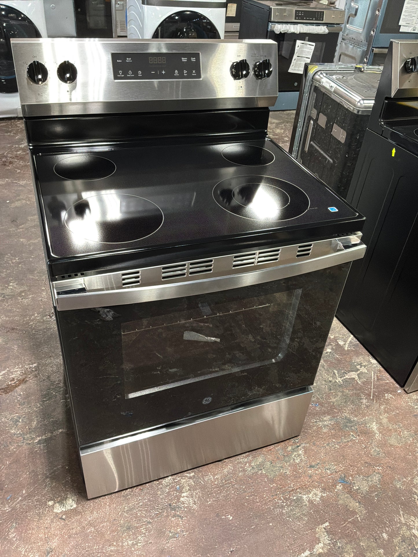 Front view, oven-door closed