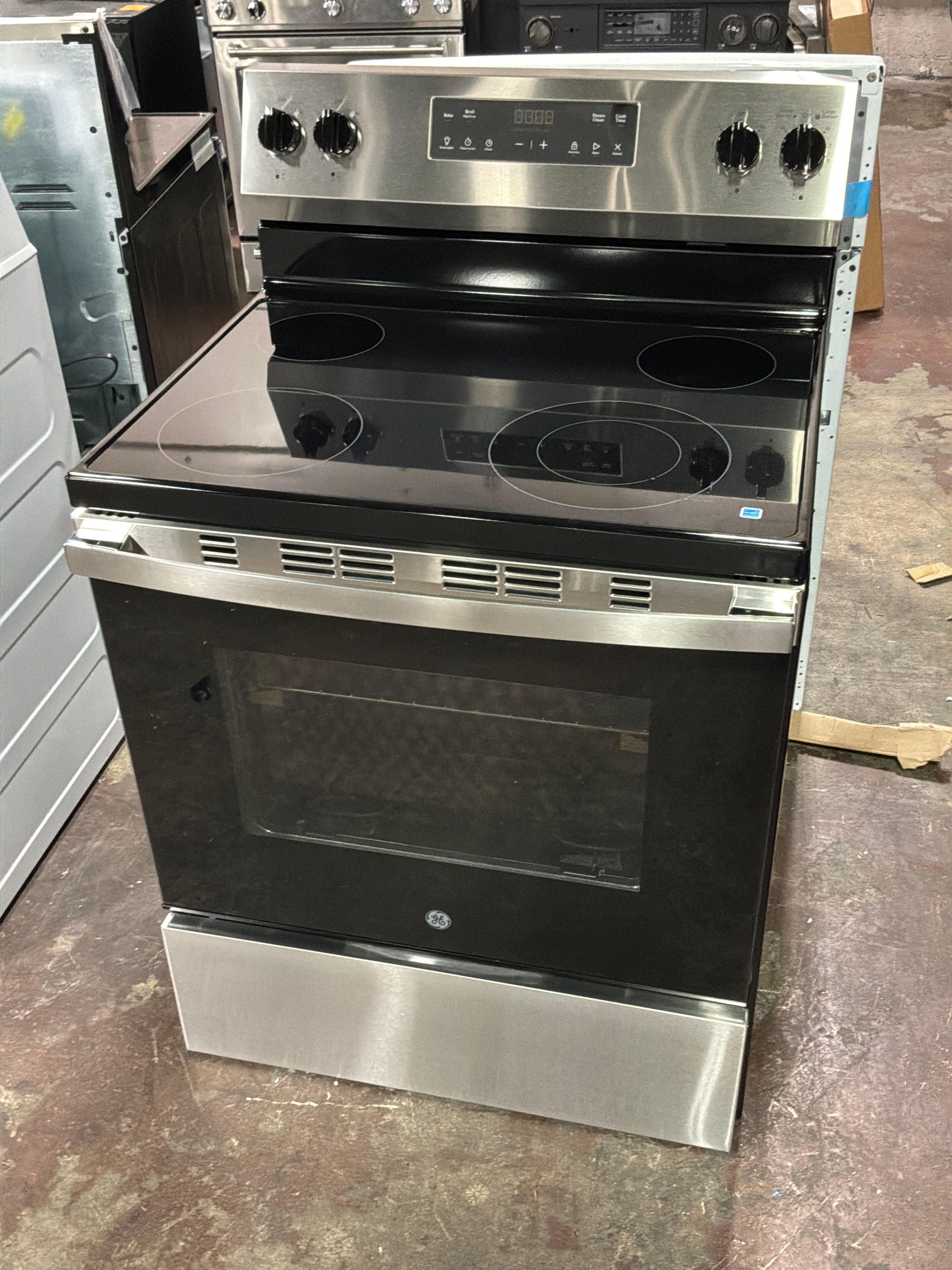 Front view, oven-door closed
