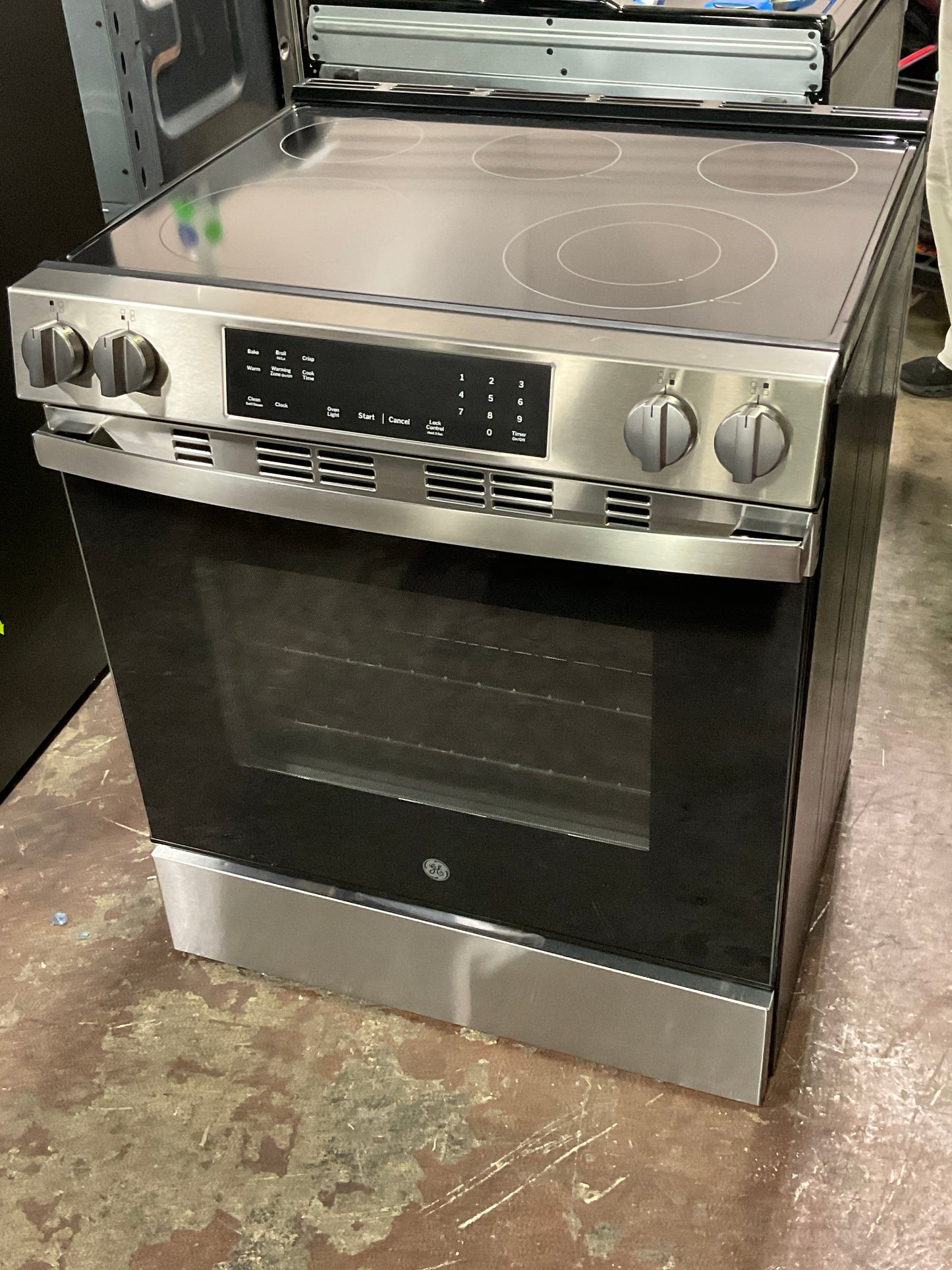 Front view, oven-door closed