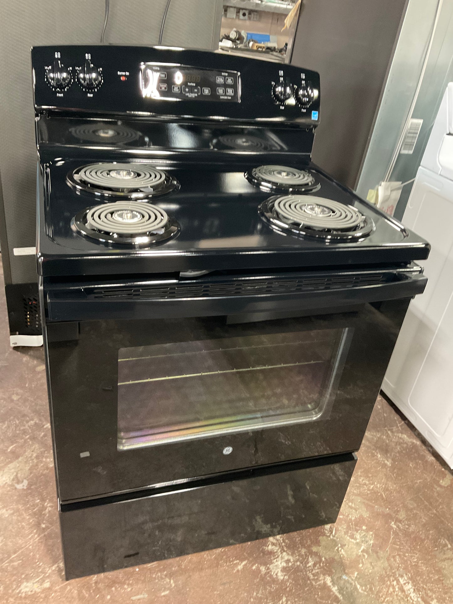 Front view, oven-door closed