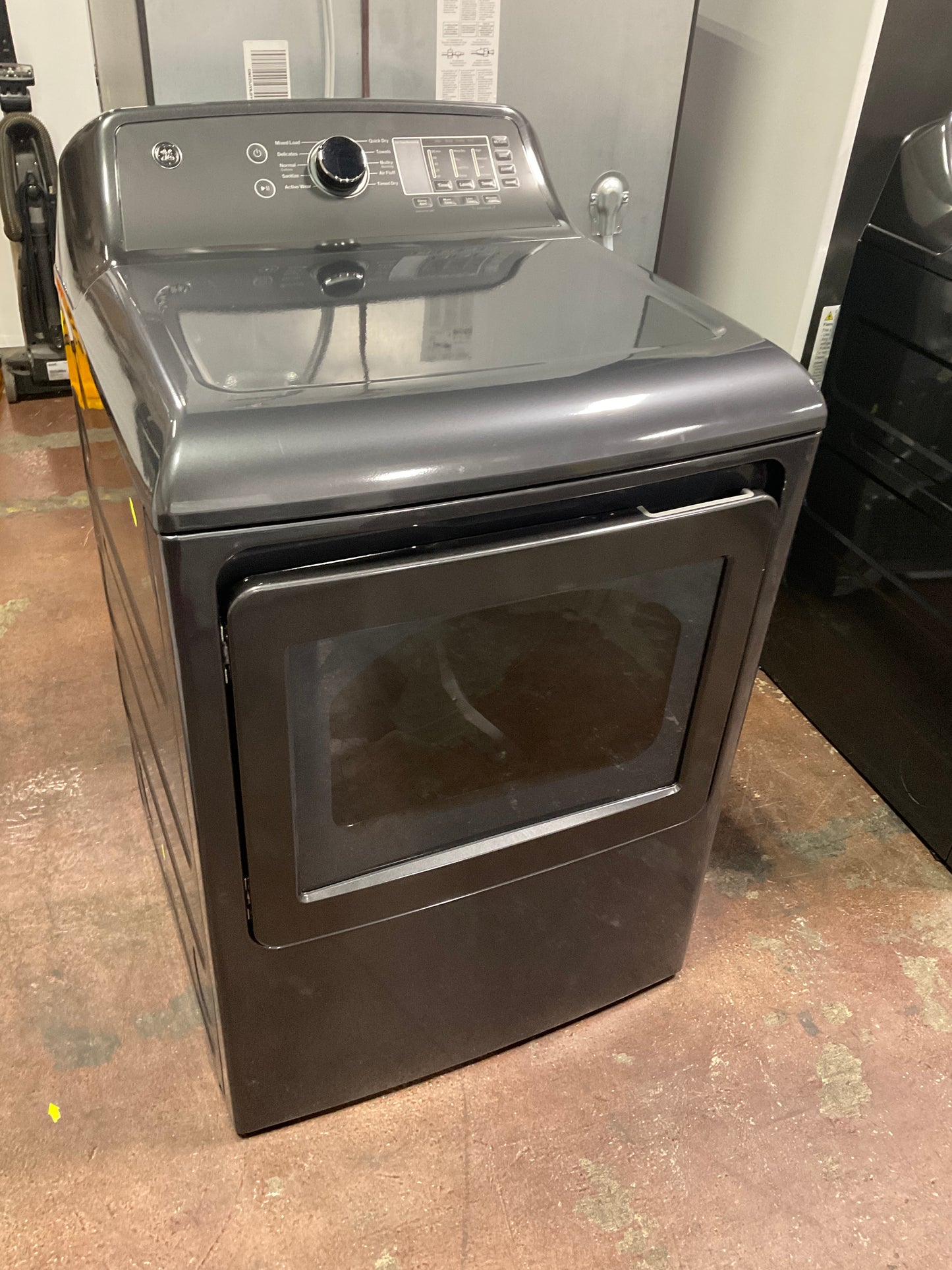 Front view, door closed