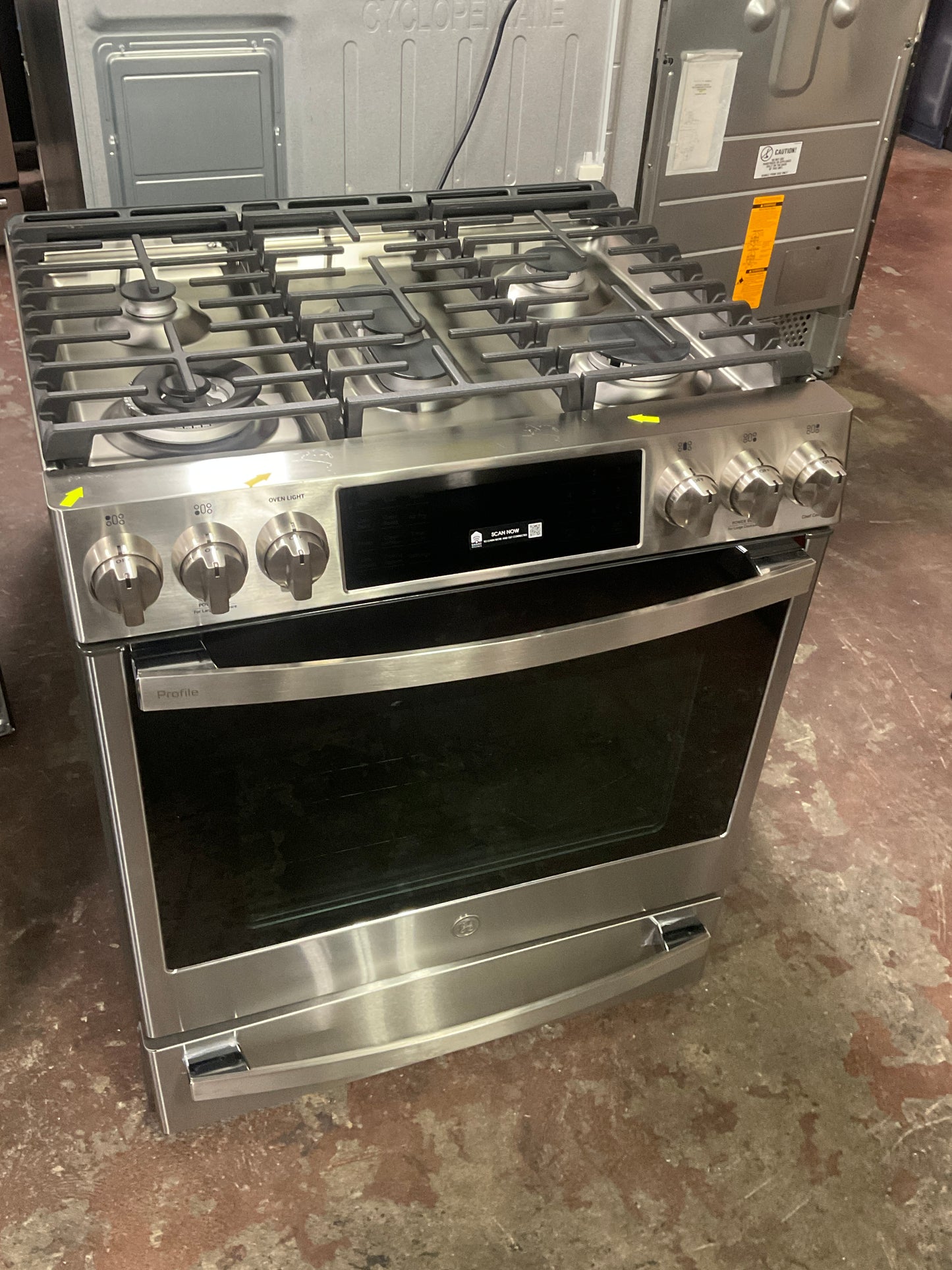 Front view, oven-door closed