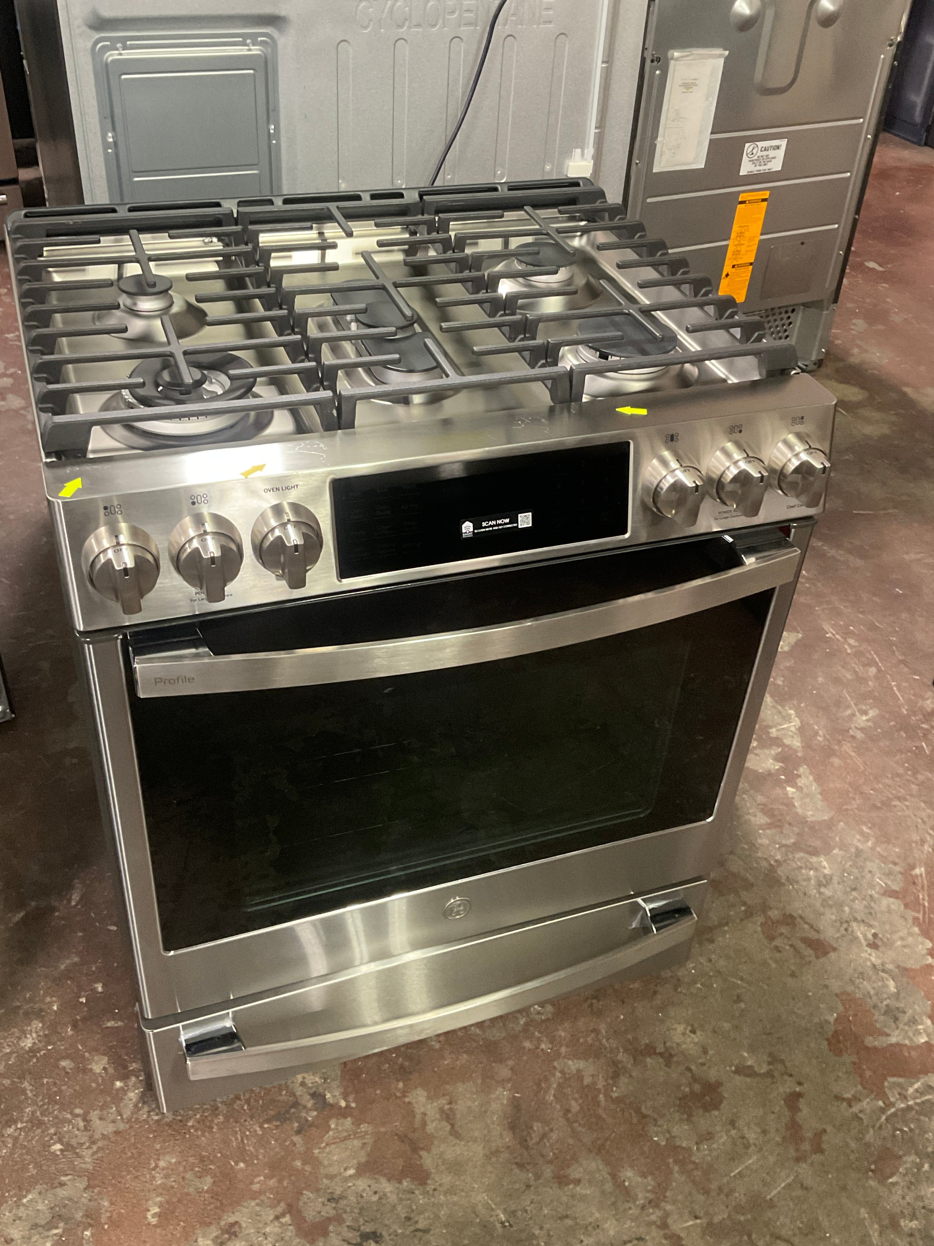 Front view, oven-door closed
