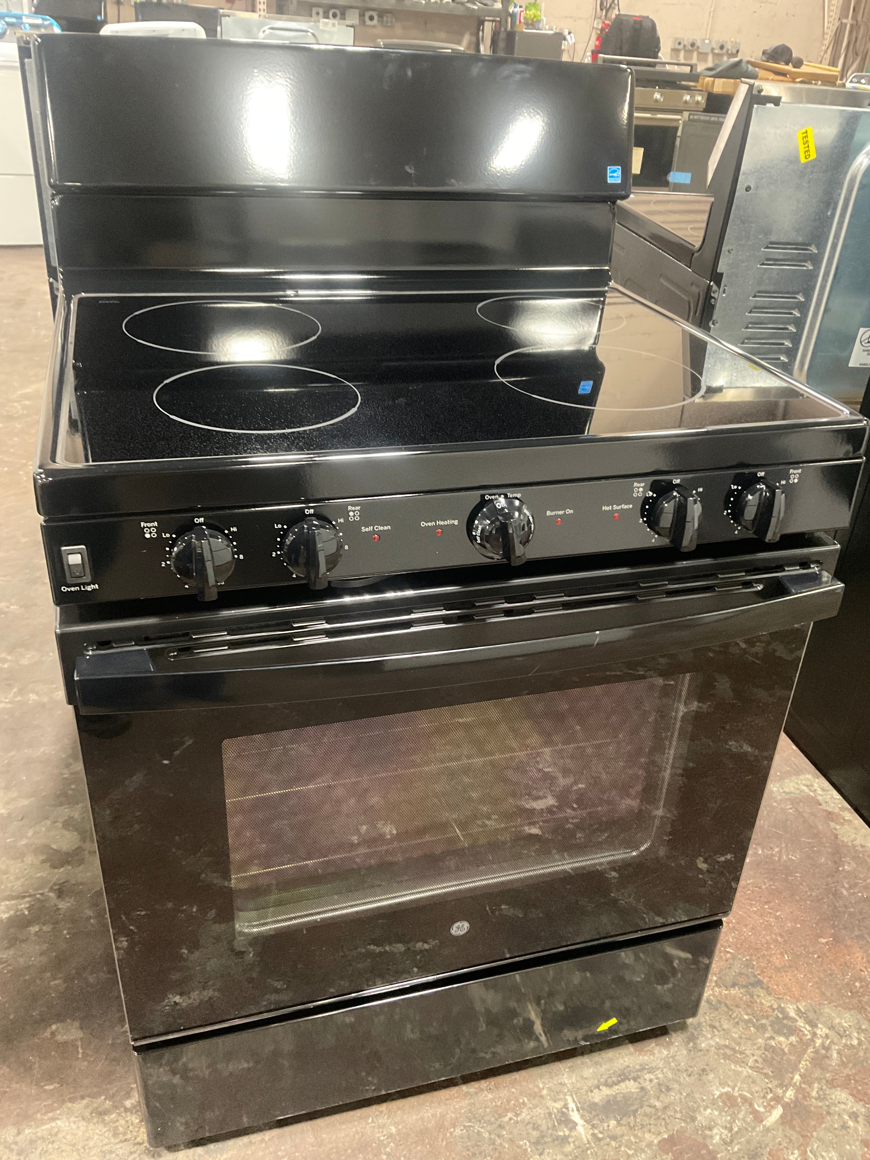 Front view, oven-door closed