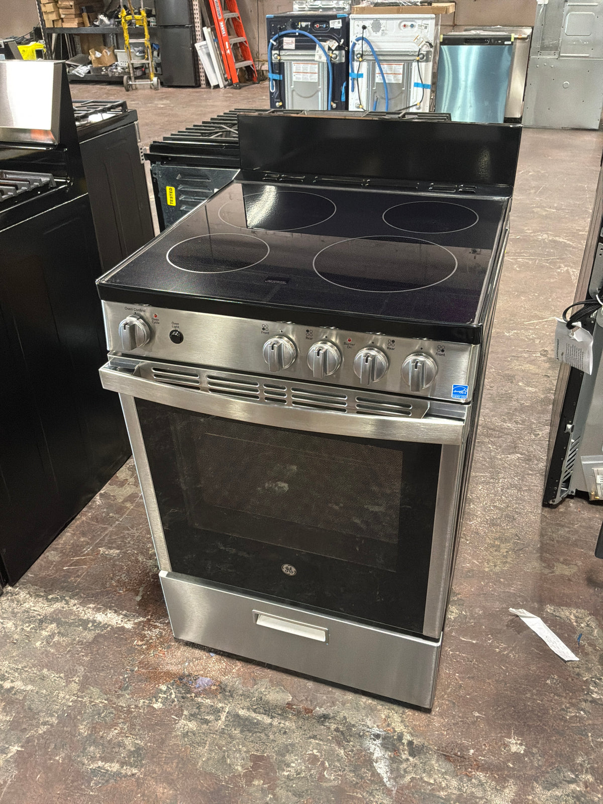 Front view, oven-door closed