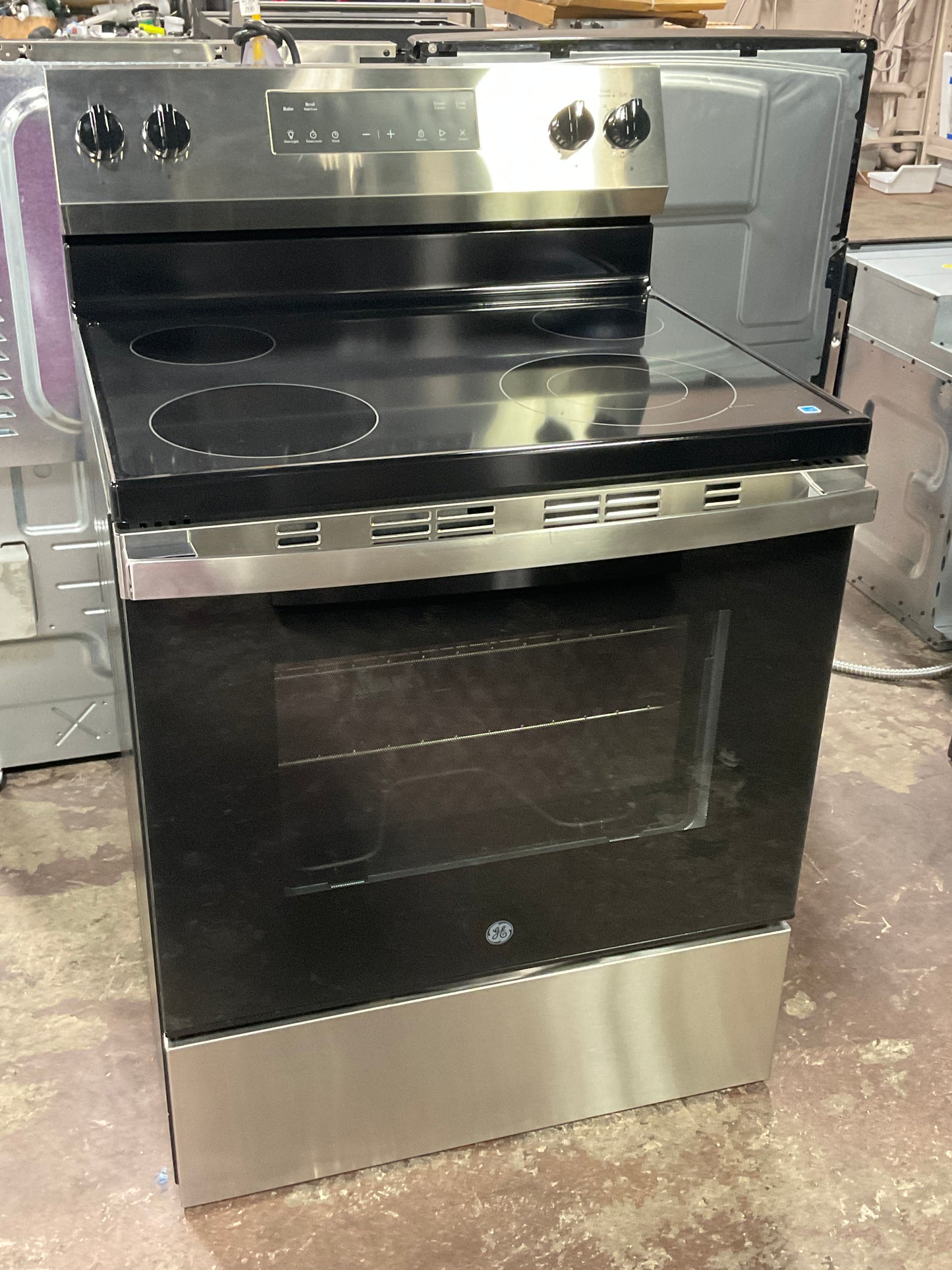 Front view, oven-door closed