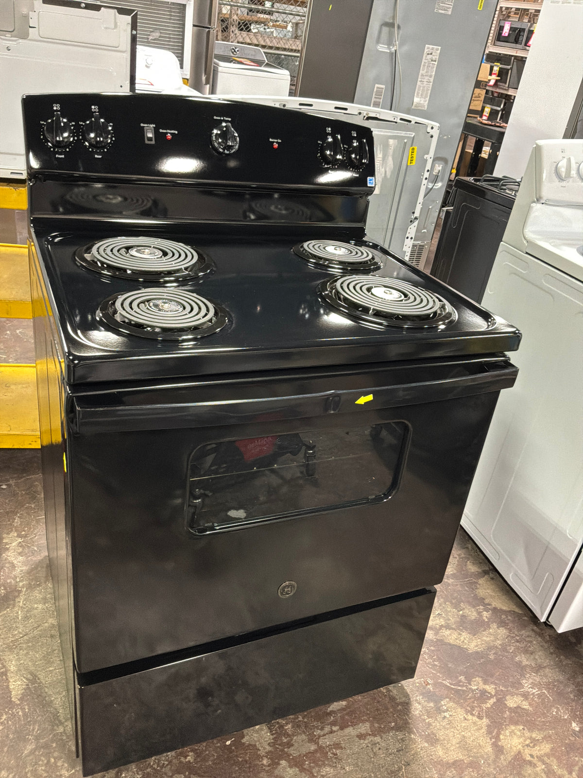 Front view, oven-door closed