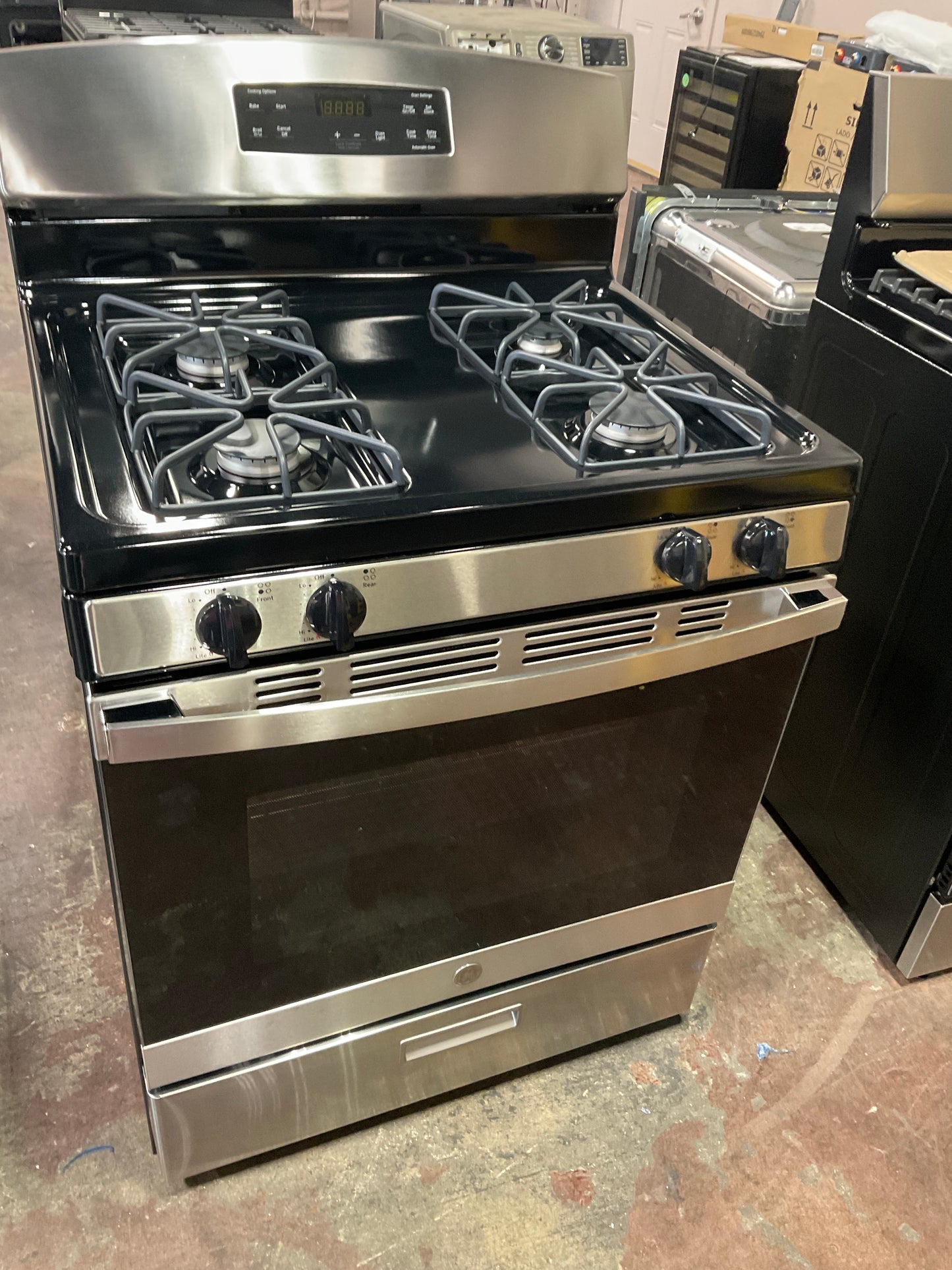 Front view, oven-door closed