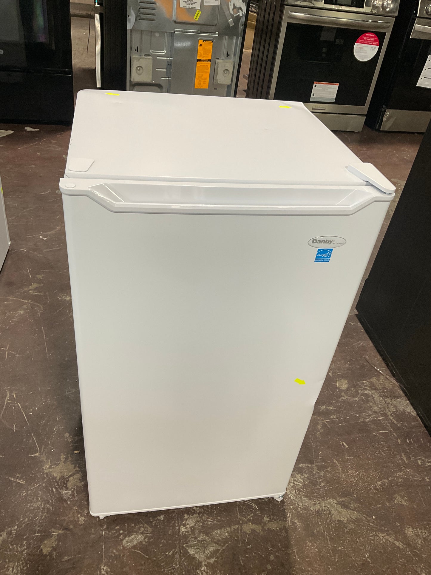 Front view, door closed