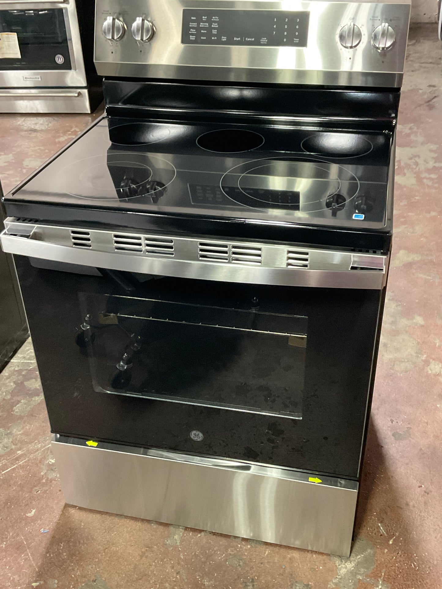 Front view, oven-door closed