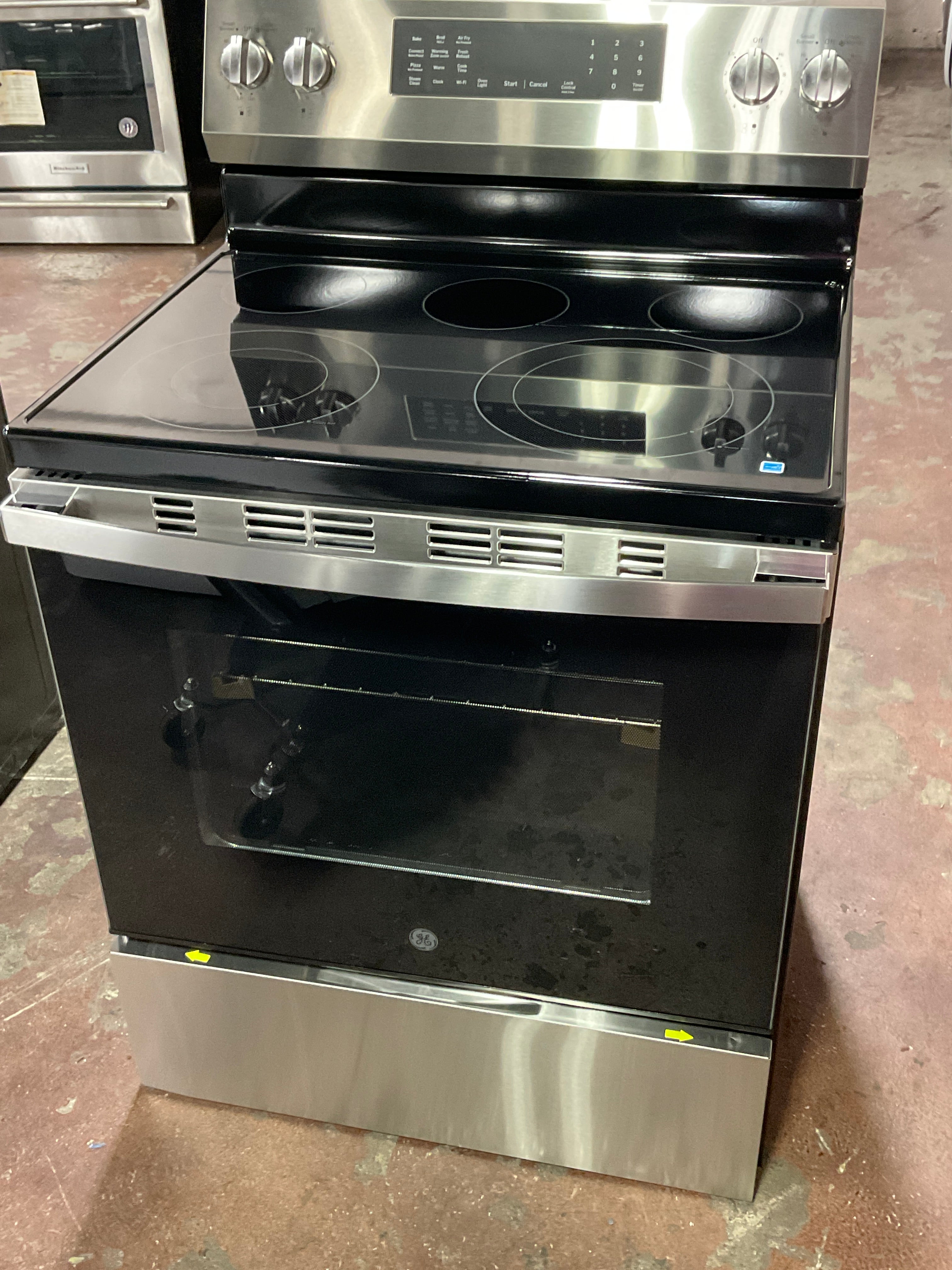 Front view, oven-door closed