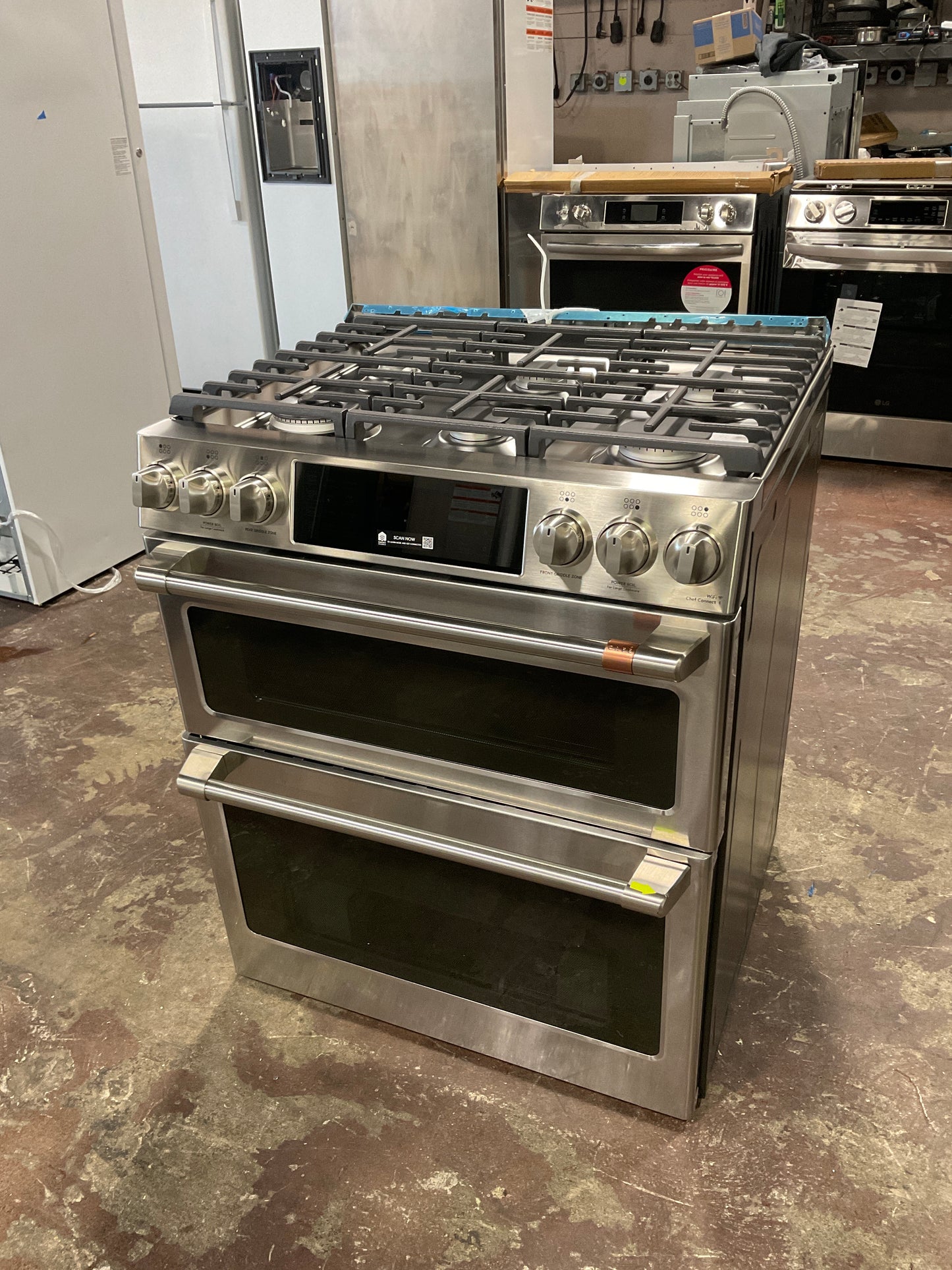 Front view, oven-door closed
