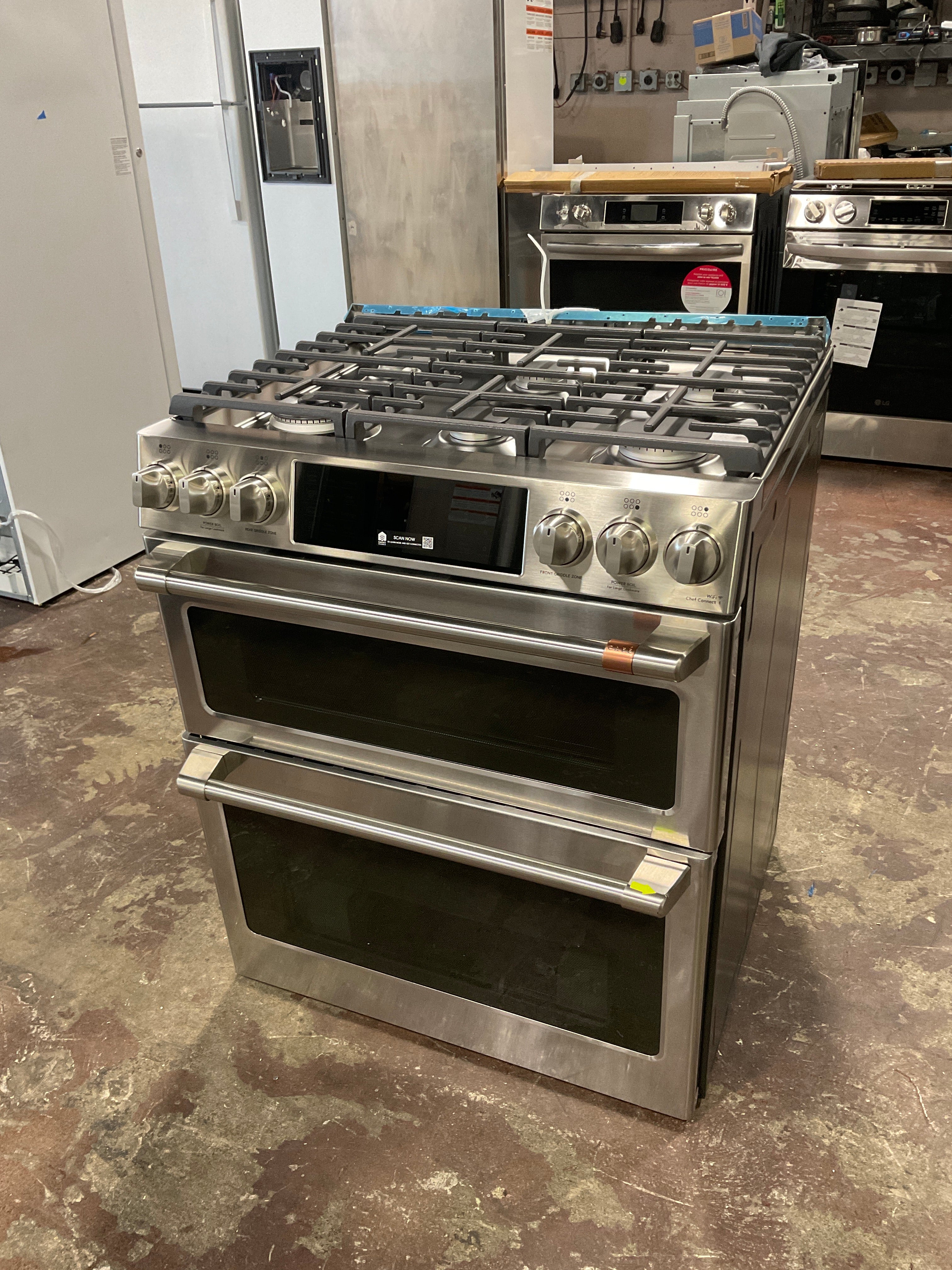 Front view, oven-door closed
